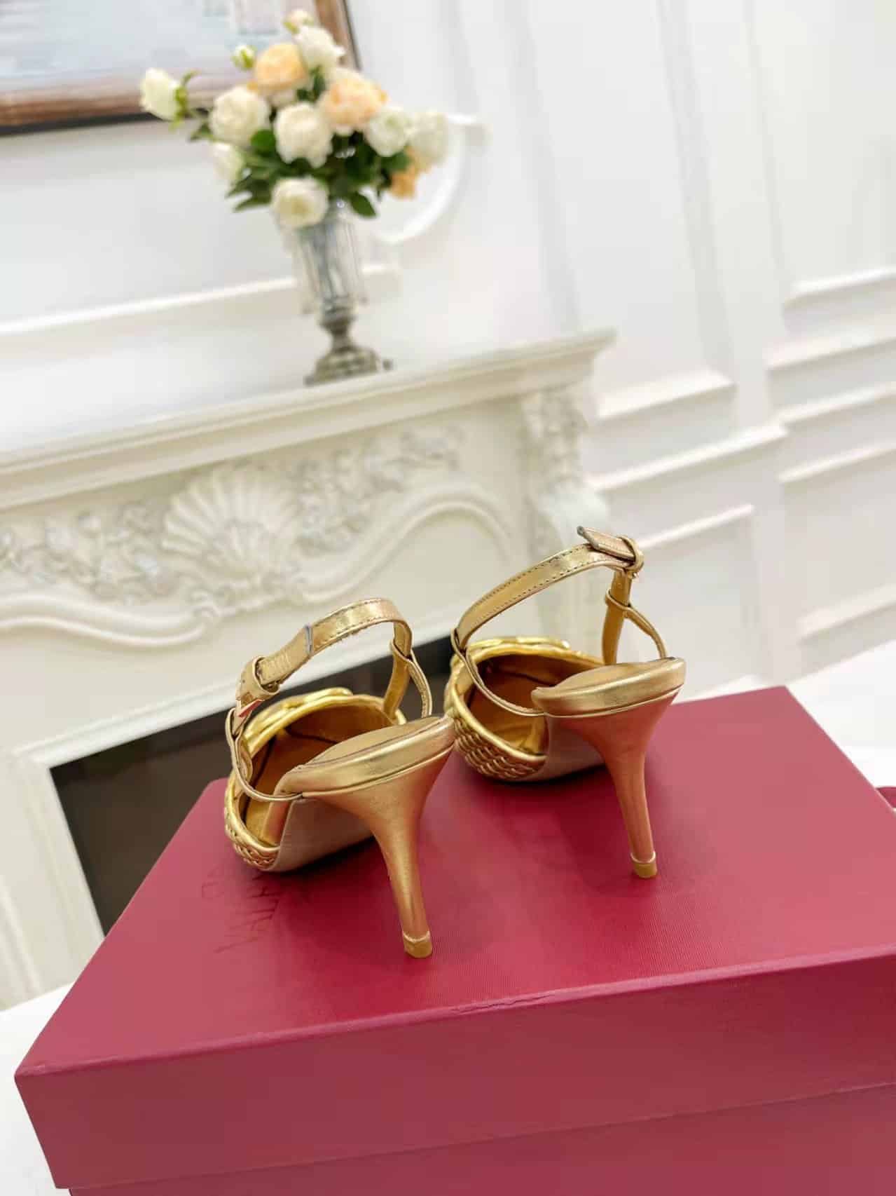 Va1e*ntin0 Garavani Vlogo Woven Leather Slingback Pumps Gold