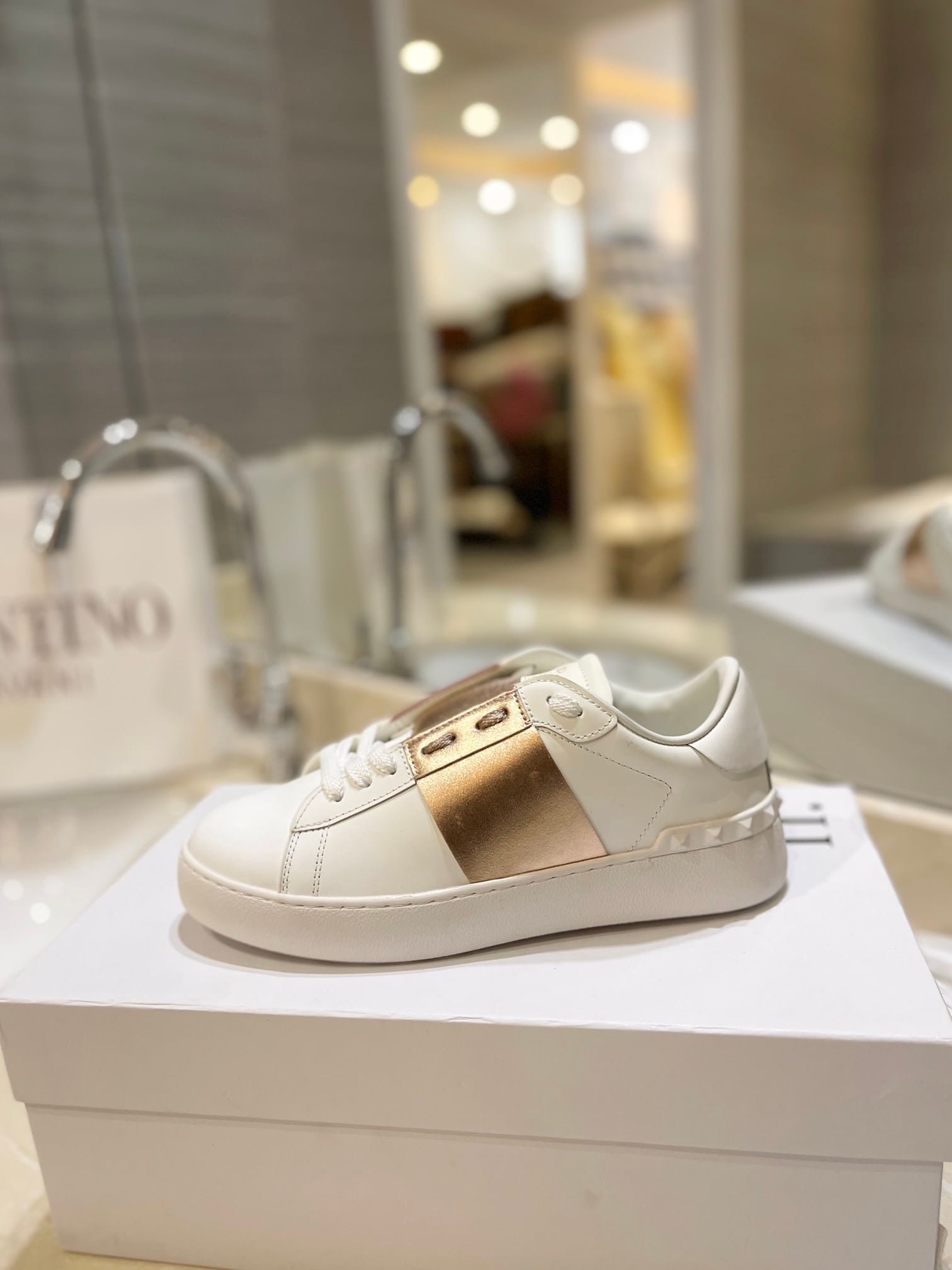 Va1e*ntin0 Garavani Rockstud Open Metallic Leather Sneaker Gold Uy2S0830Flrl71