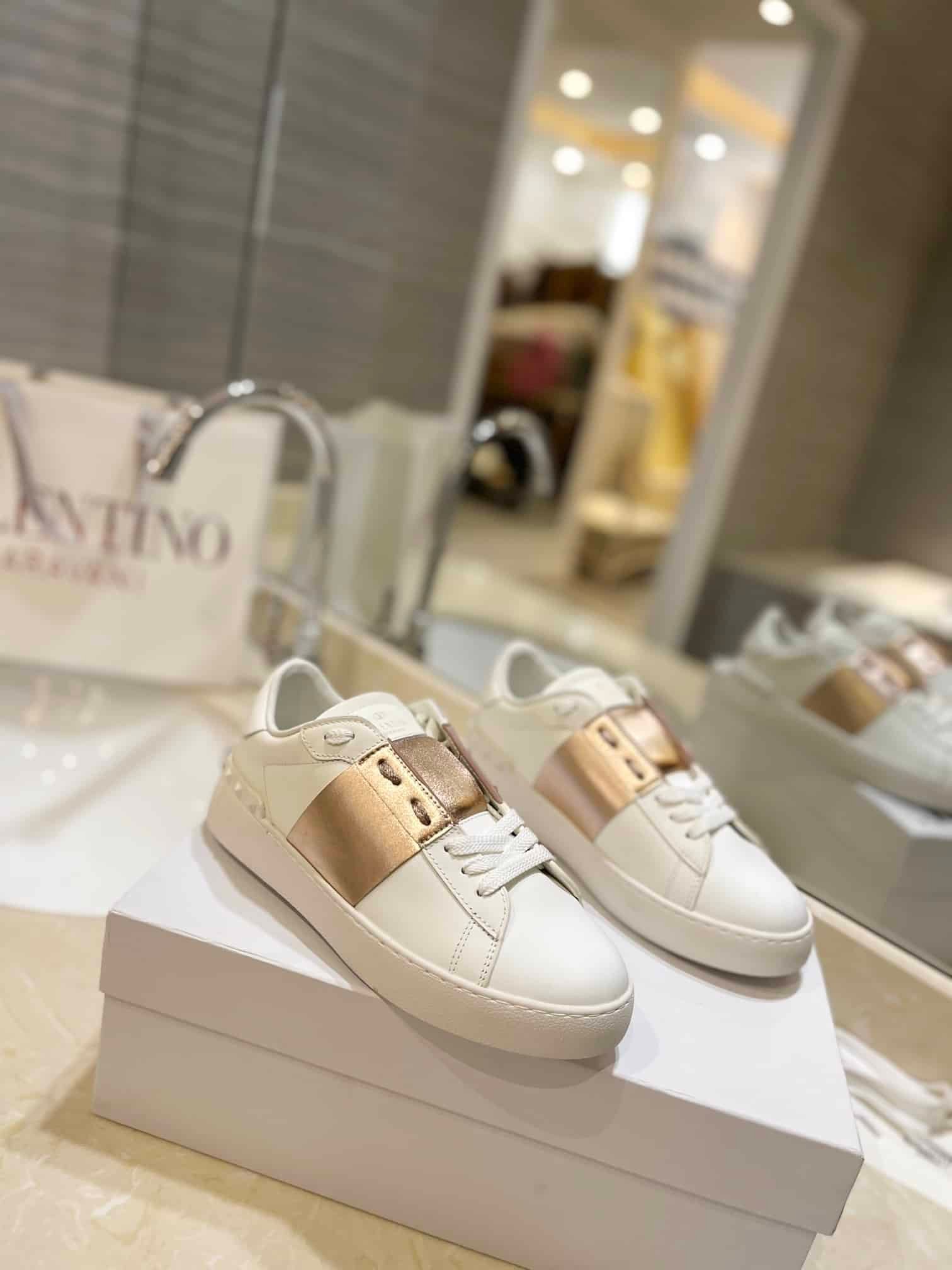 Va1e*ntin0 Garavani Rockstud Open Metallic Leather Sneaker Gold Uy2S0830Flrl71
