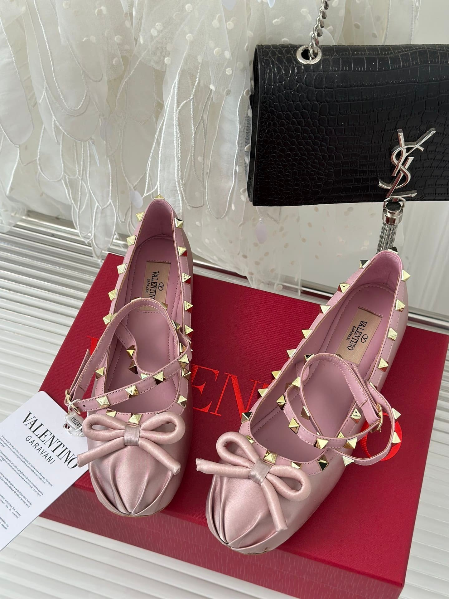 Va1e*ntin0 Garavani Rockstud Satin Ballerina Water Lilac 3W2S0Hb6Swh 6E0