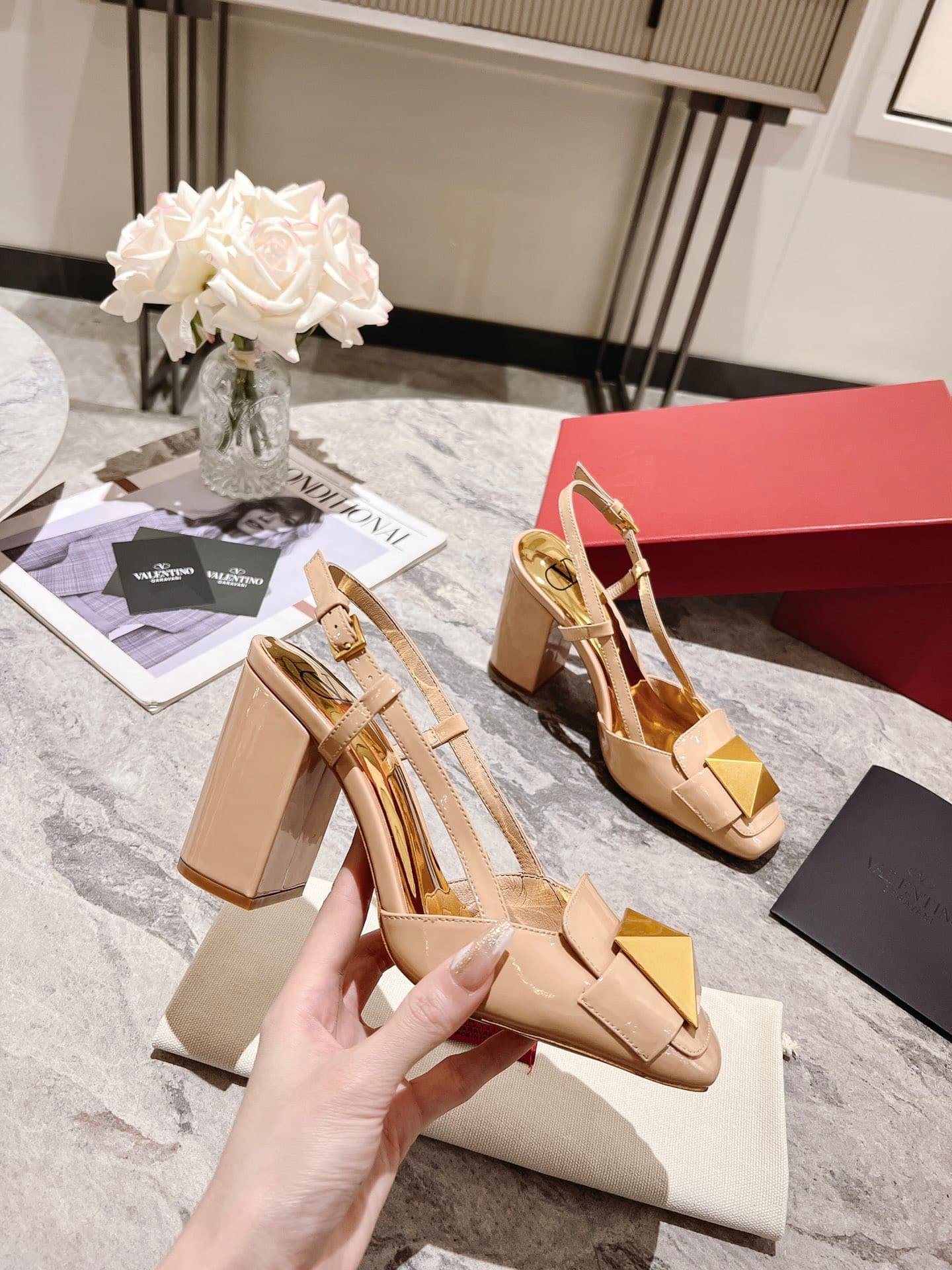 Va1e*ntin0 Garavani One Stud Patent Leather Slingback Pump Rose Cannelle