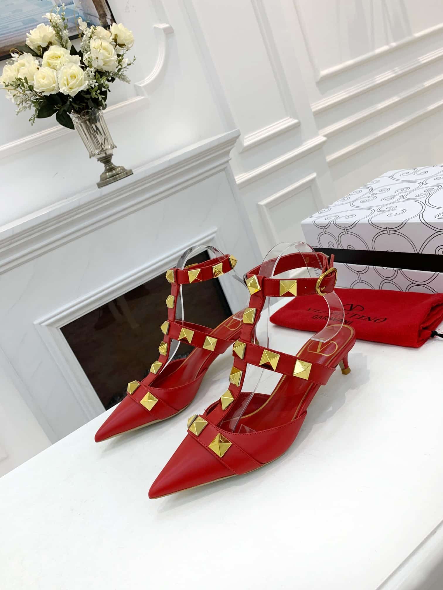 Va1e*ntin0 Garavani Roman Stud Kitten Heel Pumps Red