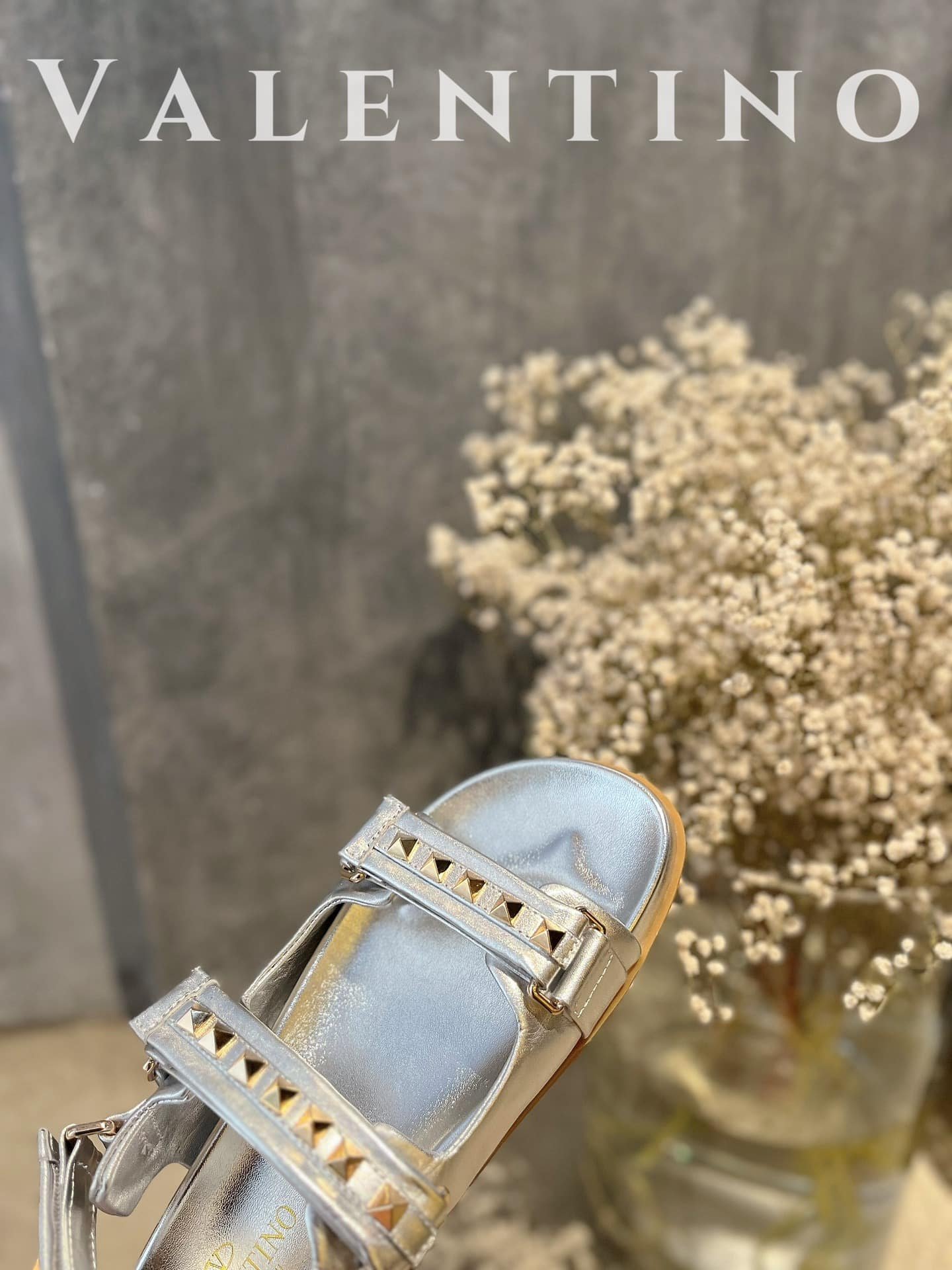 Va1e*ntin0 Garavani Rockstud Flat Sandal In Nappa Leather For Woman In Silver