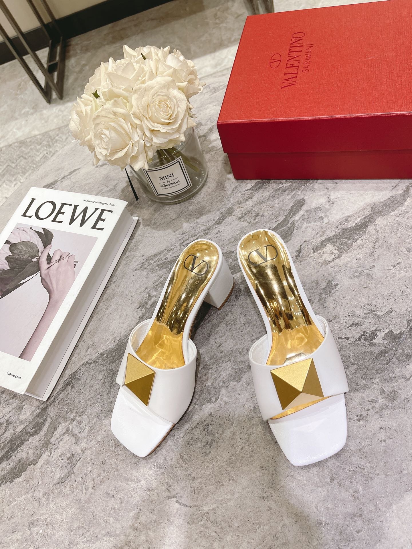 Va1e*ntin0 Garavani One Stud Heeled Sandals White Ws0El3Cyii16