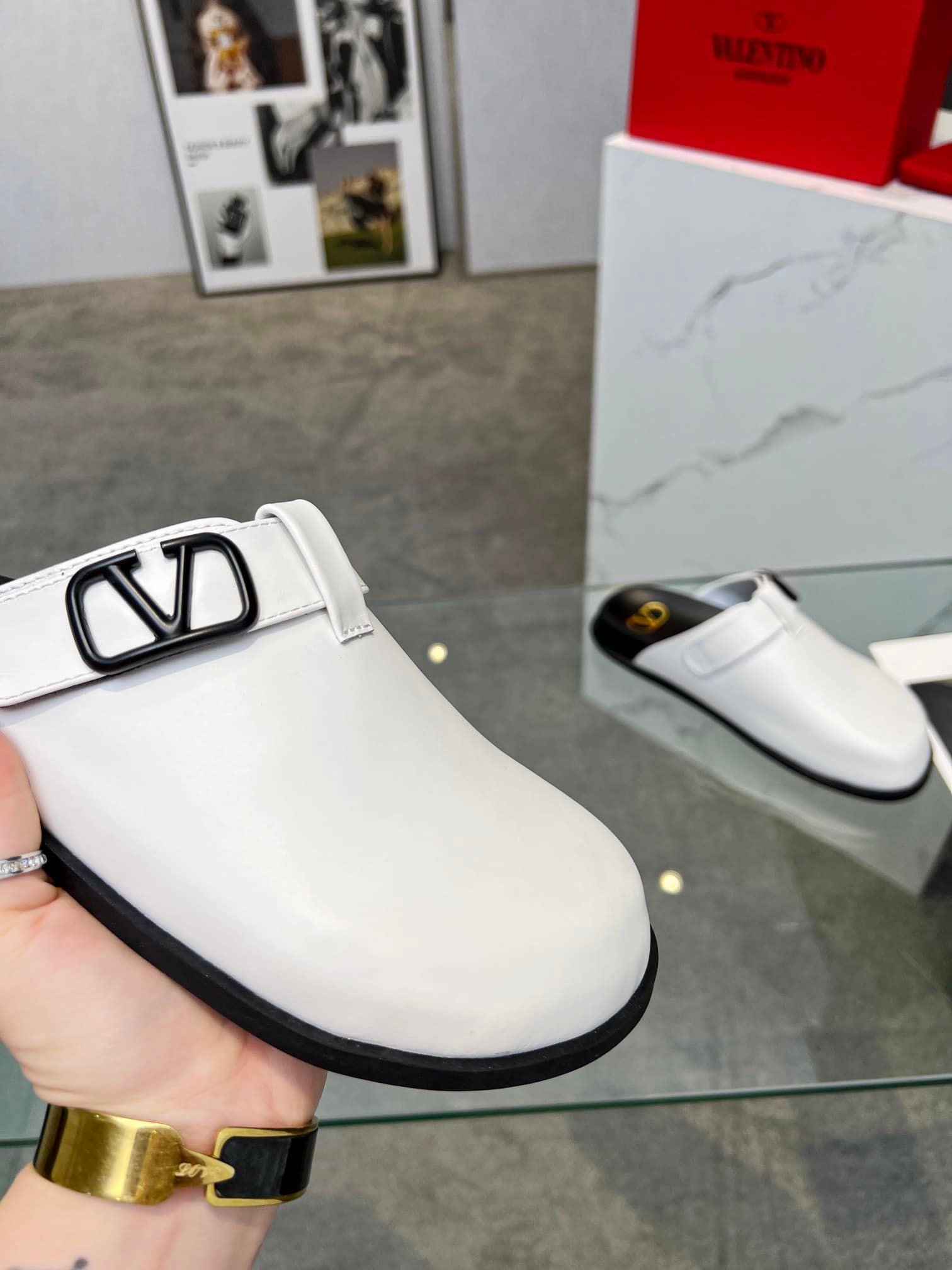Va1e*ntin0 Garavani Vlogo Clog White