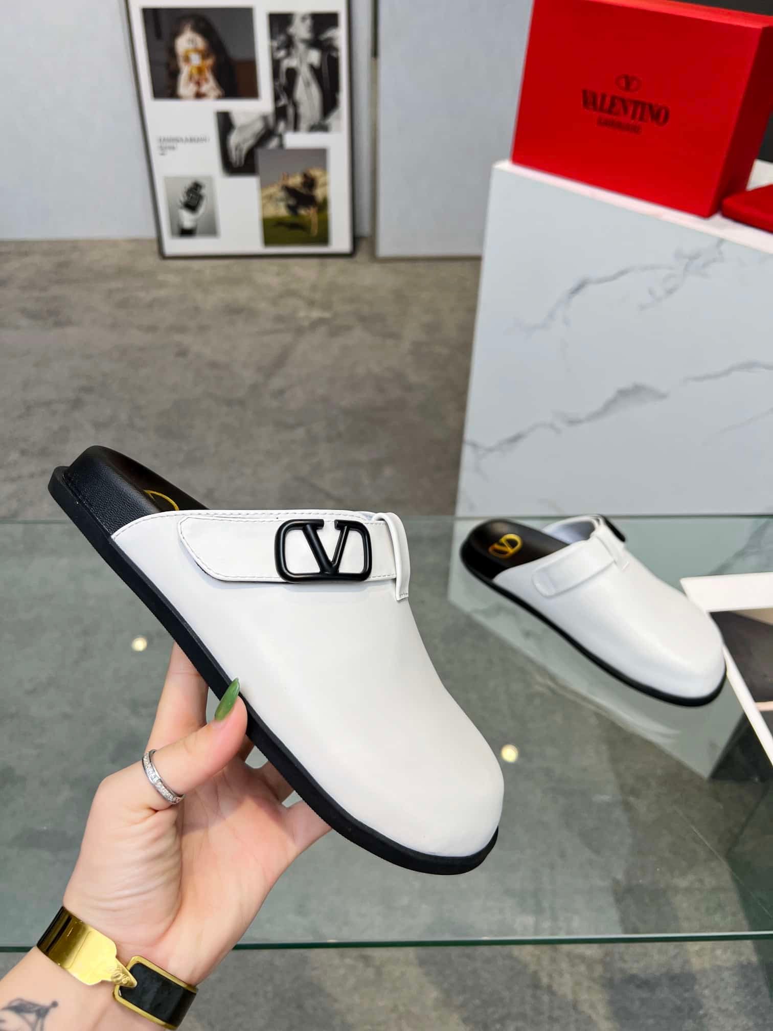 Va1e*ntin0 Garavani Vlogo Clog White
