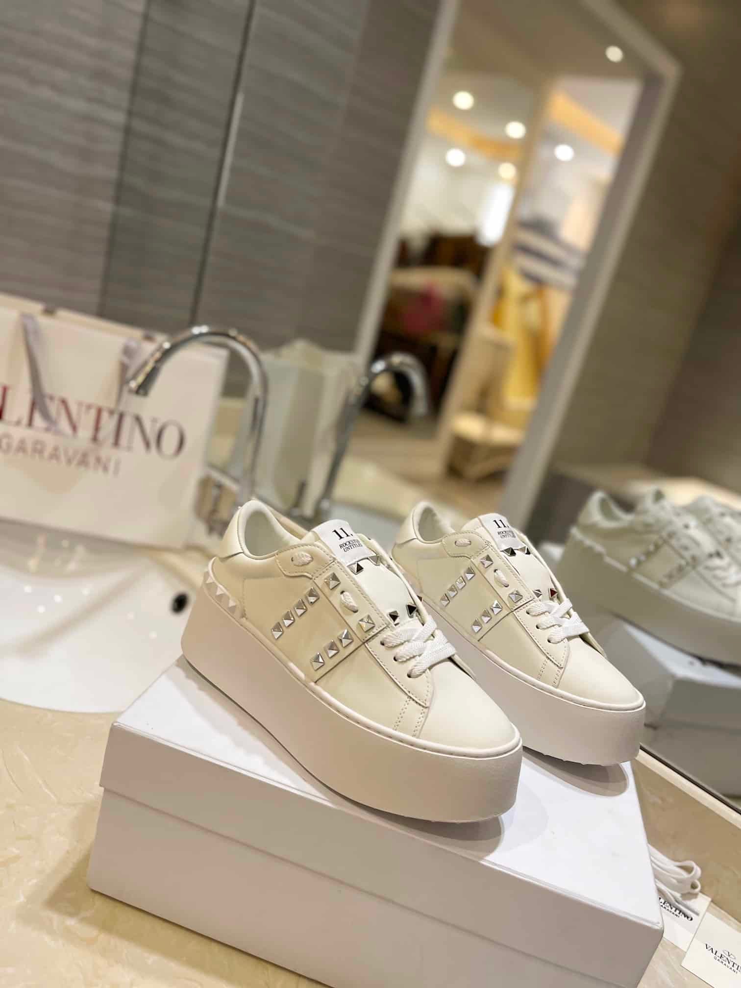 Va1e*ntin0 Garavani Flatform Rockstud Untitled Sneaker In Calfskin White 4W2S0Gg8Bhs 0Bo