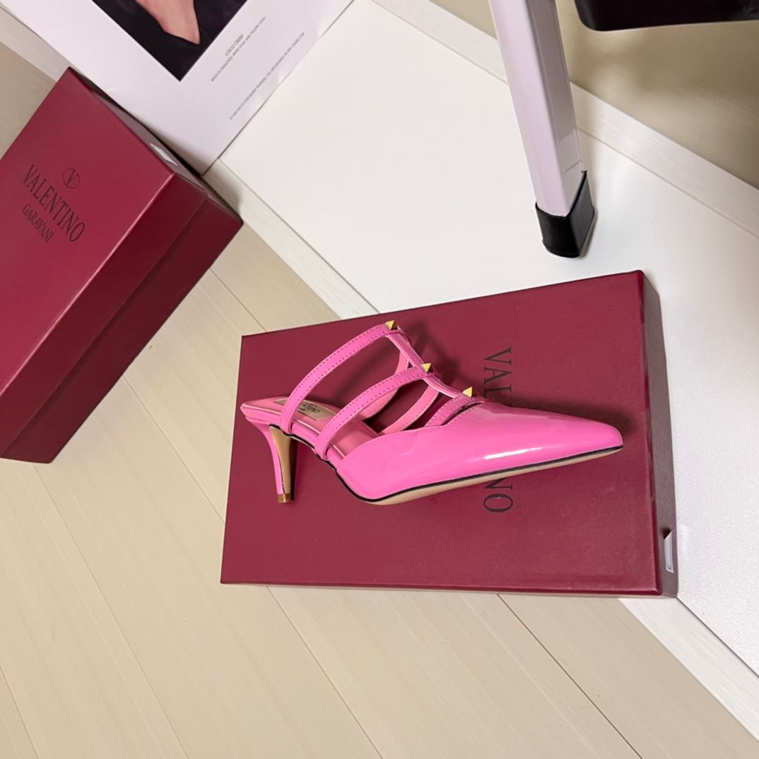 Va1e*ntin0 Garavani Rockstud Wispy Mule In Calfskin Magenta