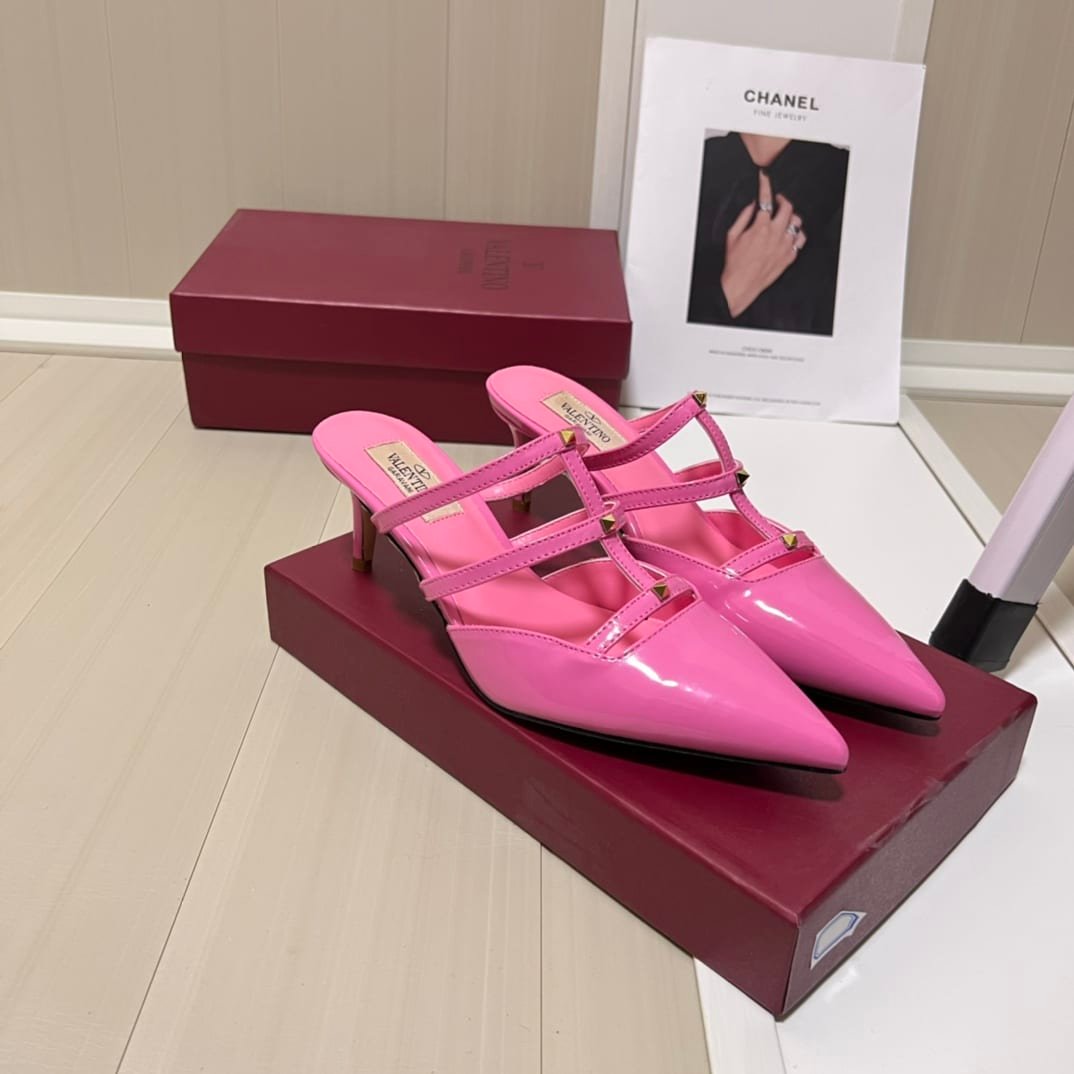 Va1e*ntin0 Garavani Rockstud Wispy Mule In Calfskin Magenta