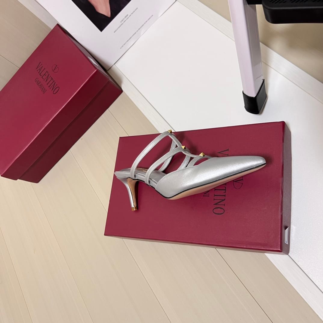 Va1e*ntin0 Garavani Rockstud Wispy Mule In Calfskin Silver
