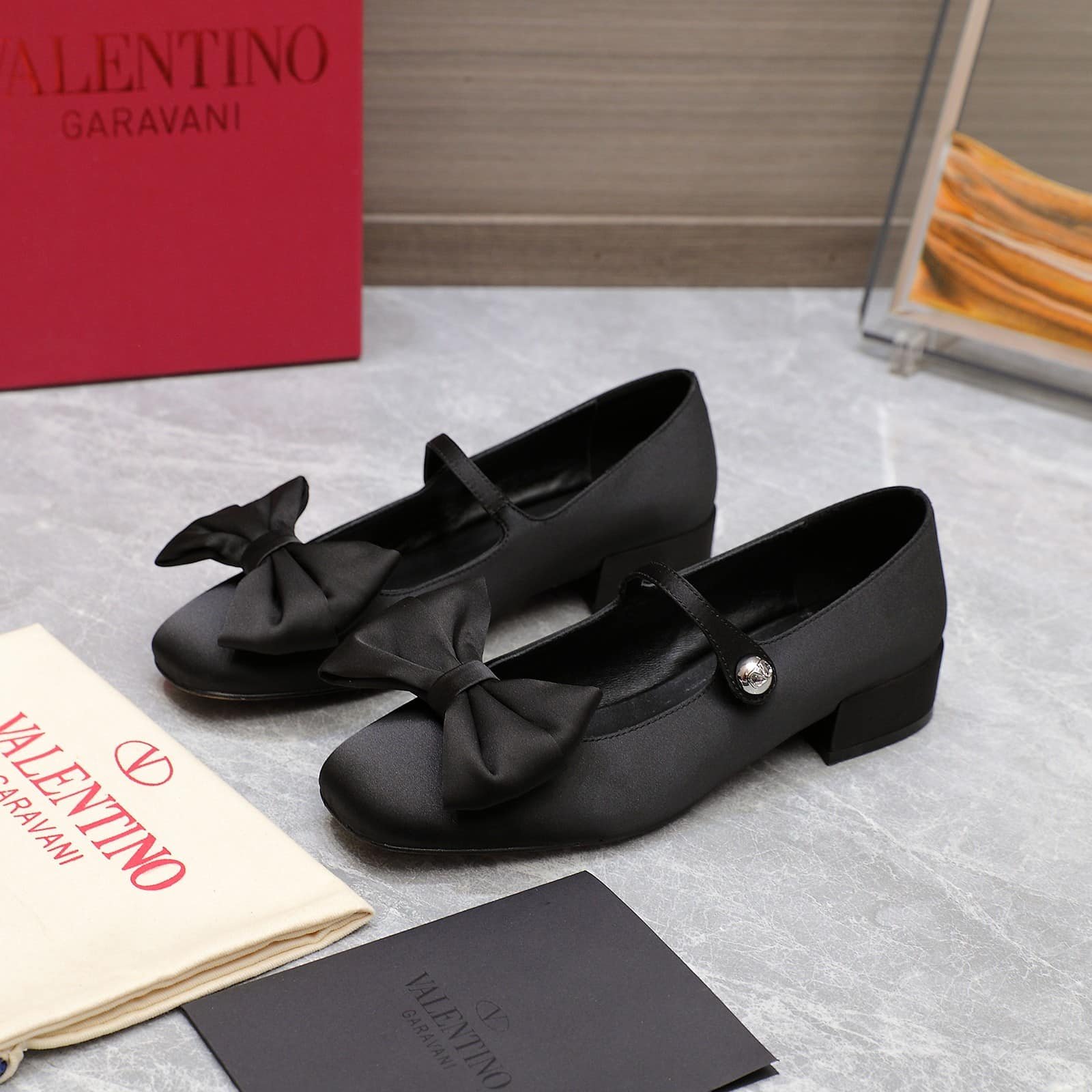 Va1e*ntin0 Garavani Bowjane Mary Jane Ballerina In Black 5W0S0Ki3Jiv 0No