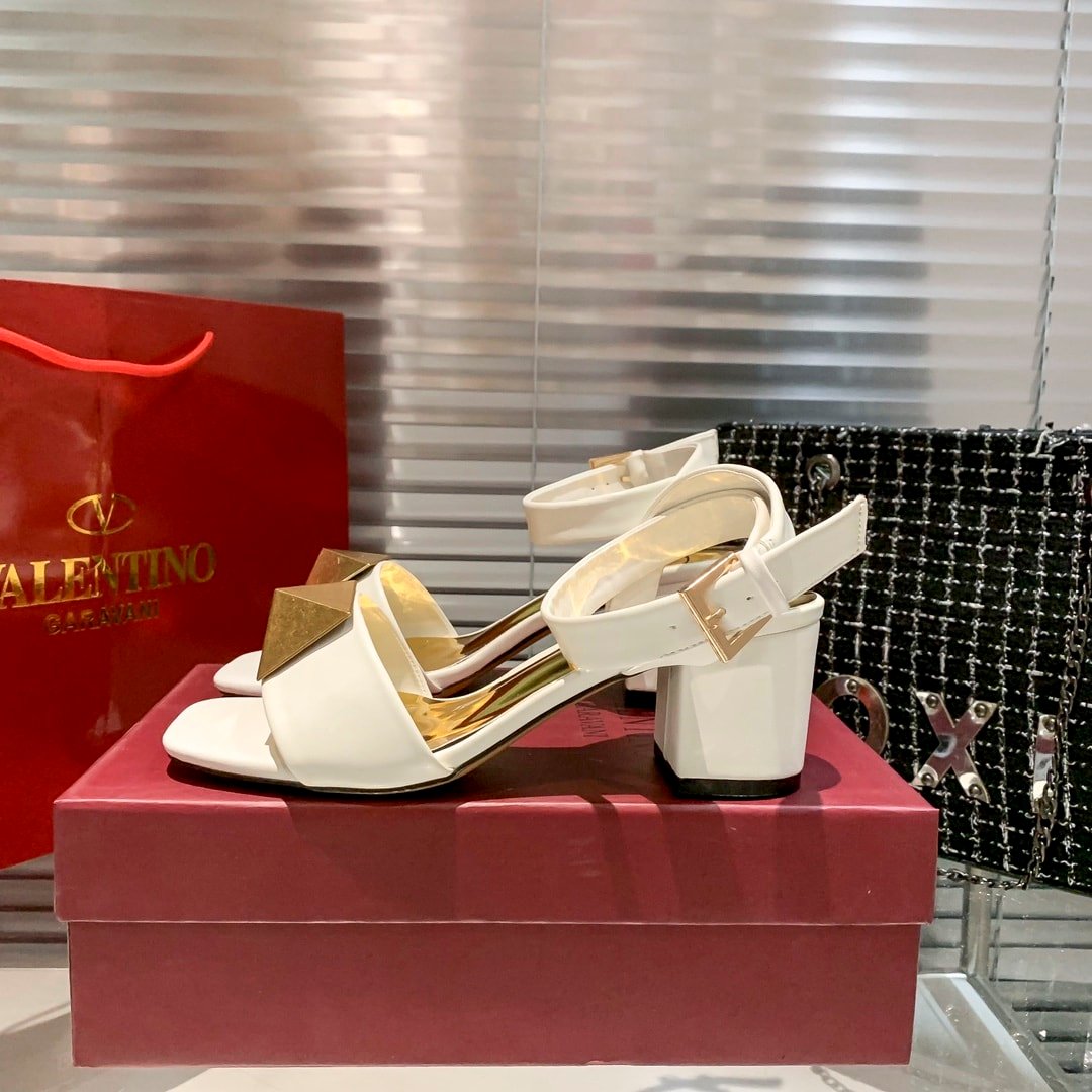 Va1e*ntin0 Garavani One Stud Leather Sandals White