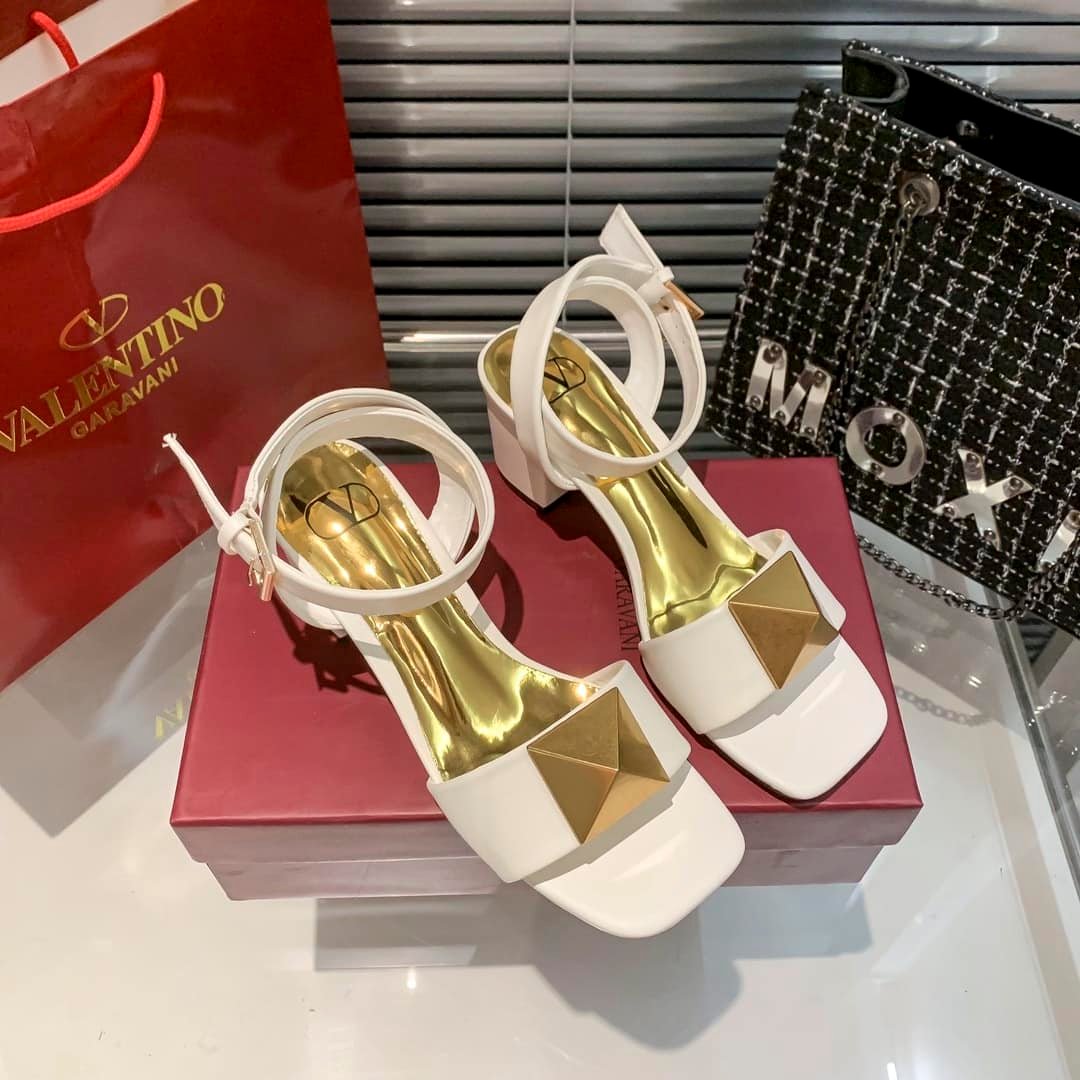 Va1e*ntin0 Garavani One Stud Leather Sandals White