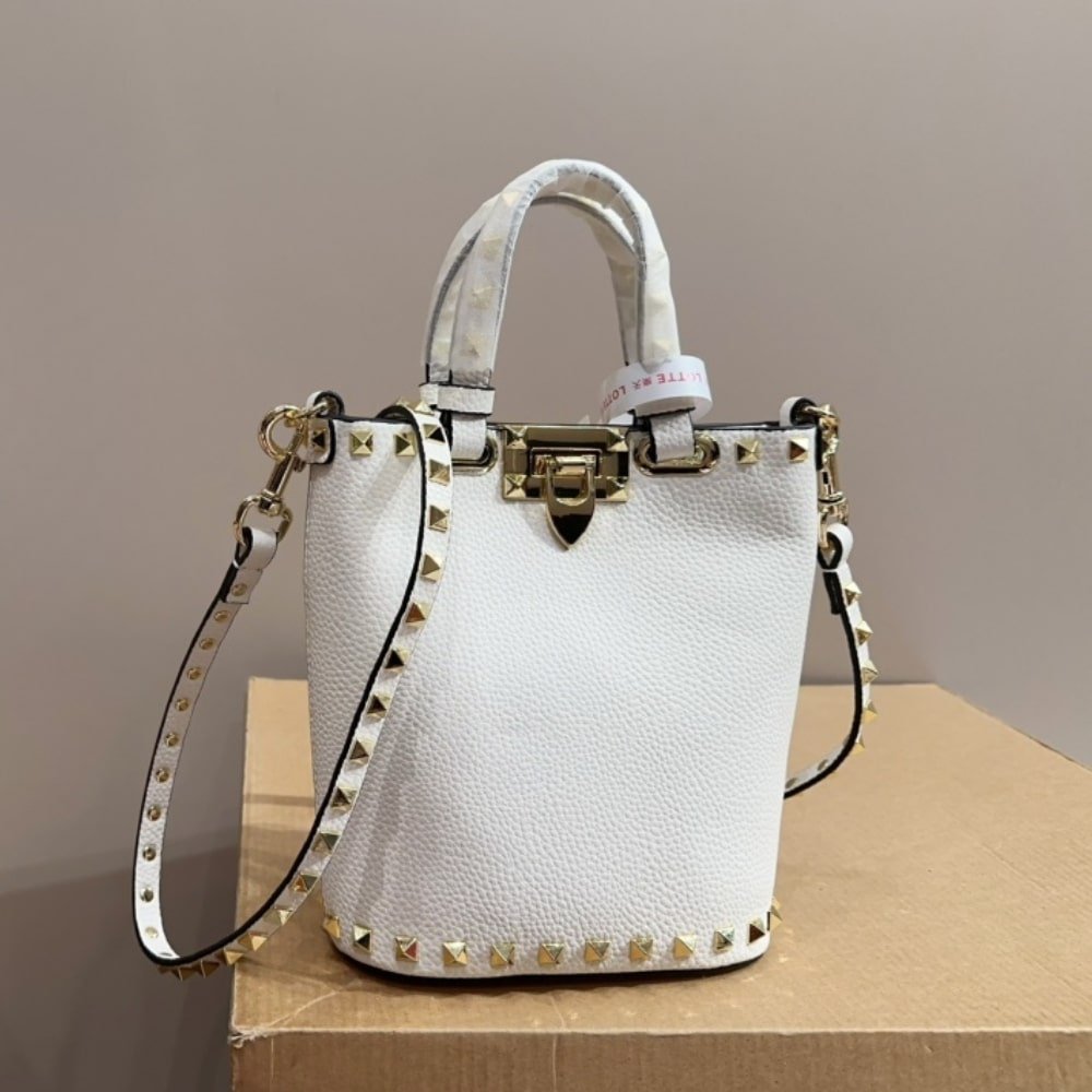 Va1e*ntin0 Rockstud Crossbody Pouch In Grainy Calfskin White 16Cm