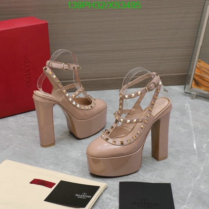 Va1e*ntin0 Rockstud Platform Pump In Patent Leather Beige