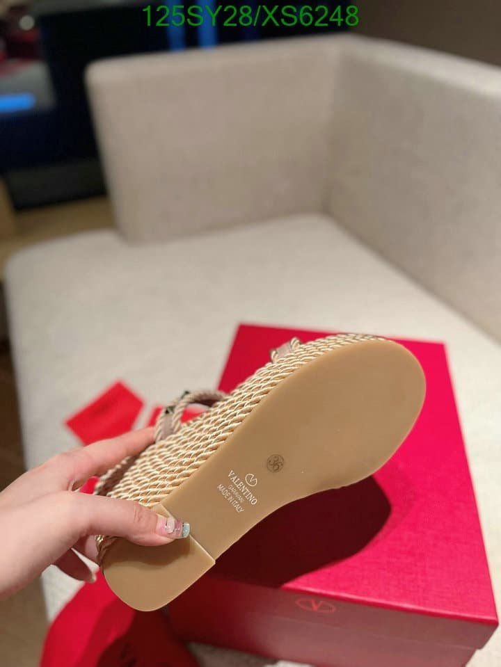 Va1e*ntin0 Garavani Rockstud Leather Wedge Sandals Beige