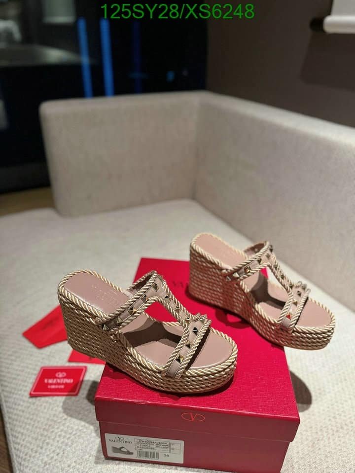 Va1e*ntin0 Garavani Rockstud Leather Wedge Sandals Beige