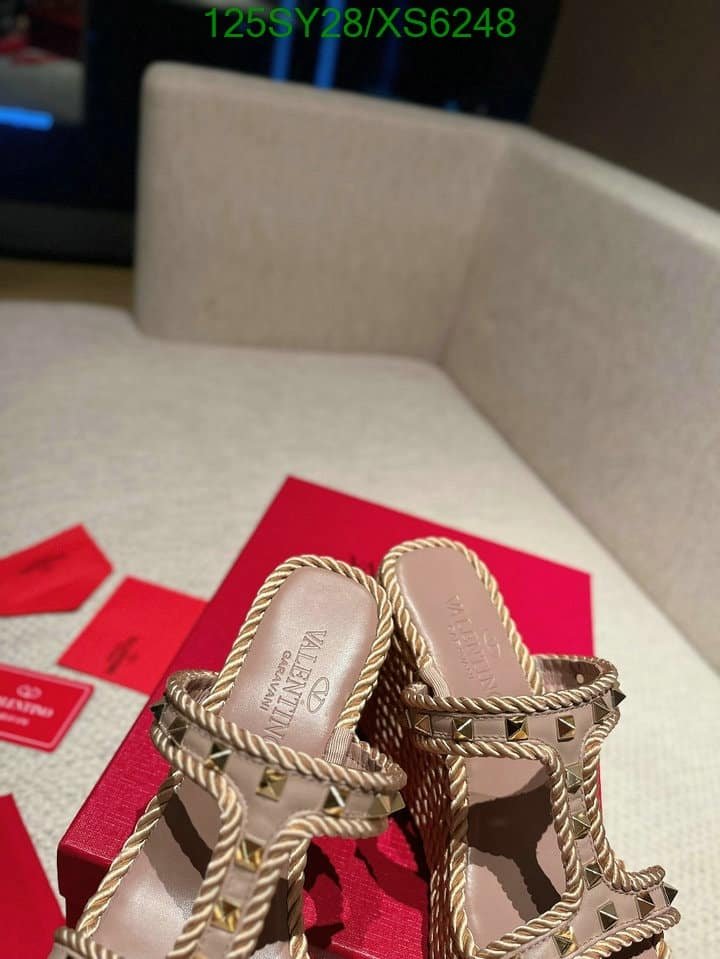 Va1e*ntin0 Garavani Rockstud Leather Wedge Sandals Beige