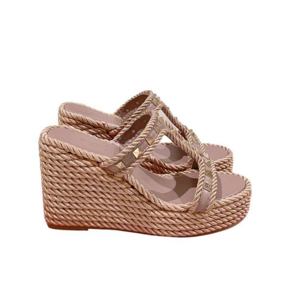 Va1e*ntin0 Rockstud Wedge In Calfskin Beige