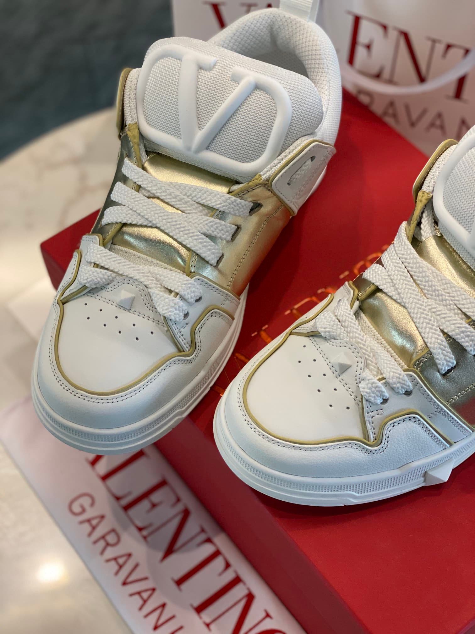 Va1e*ntin0 Garavani Open Skate Sneaker White And Gold
