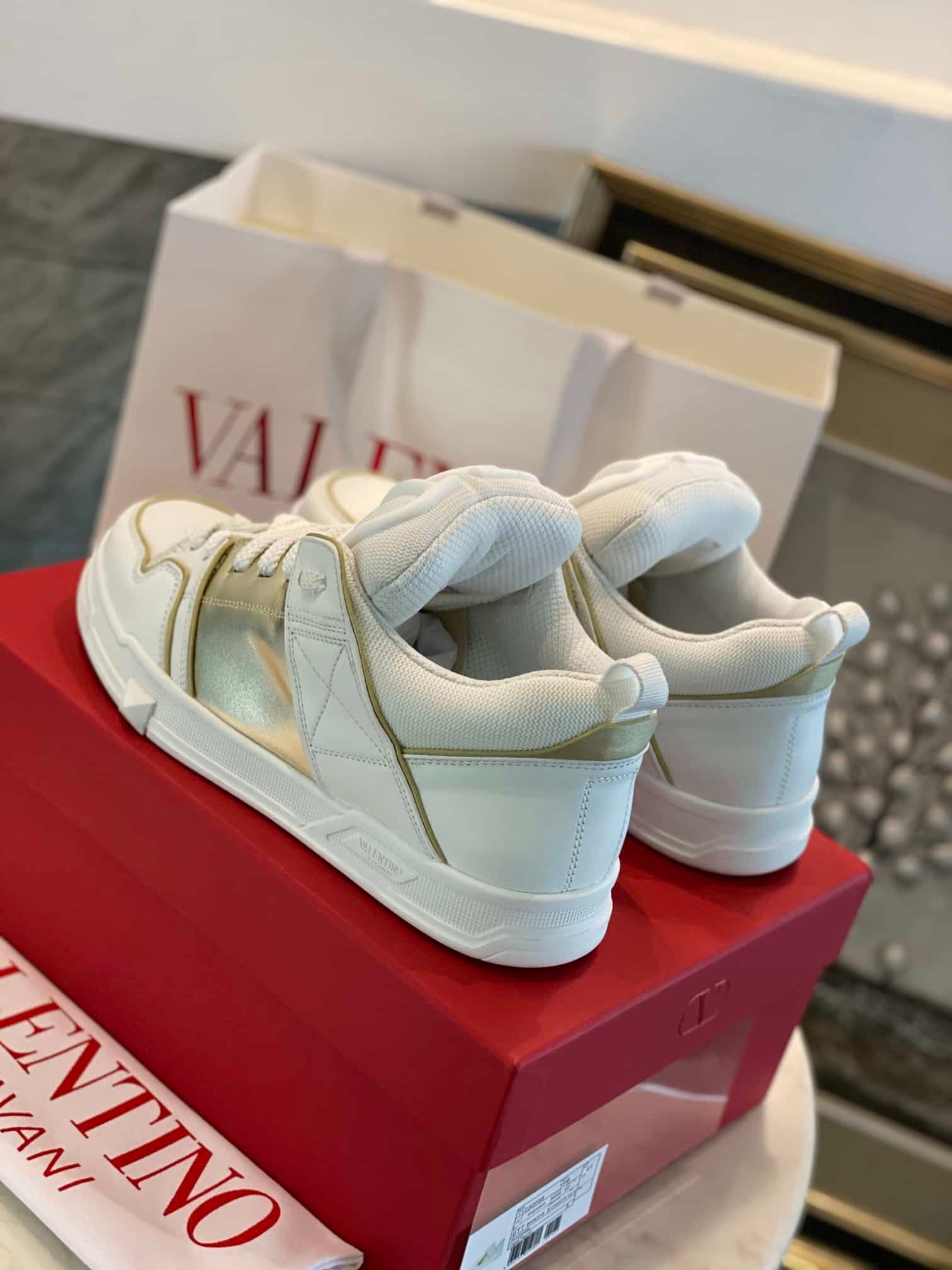 Va1e*ntin0 Garavani Open Skate Sneaker White And Gold