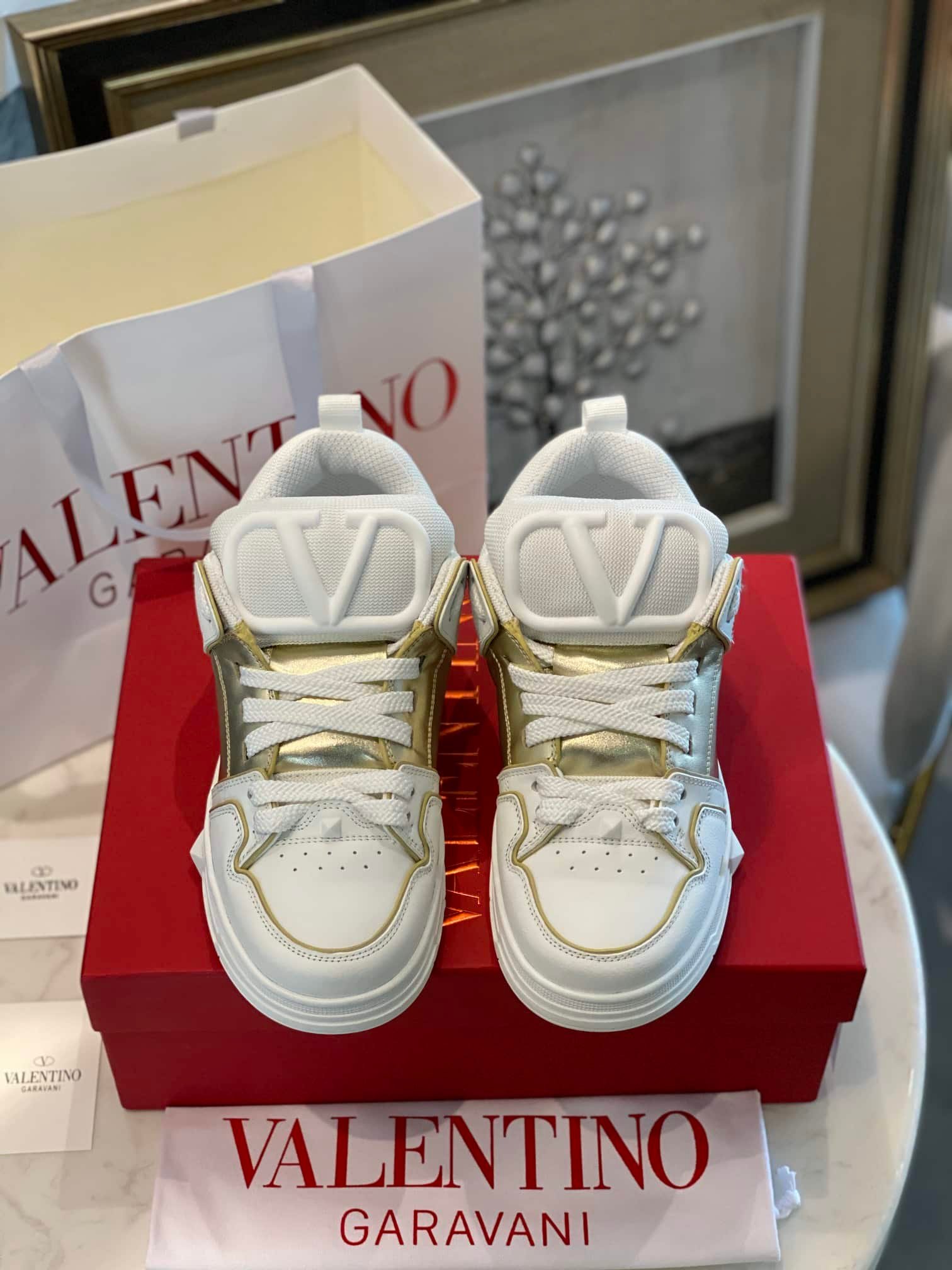 Va1e*ntin0 Garavani Open Skate Sneaker White And Gold