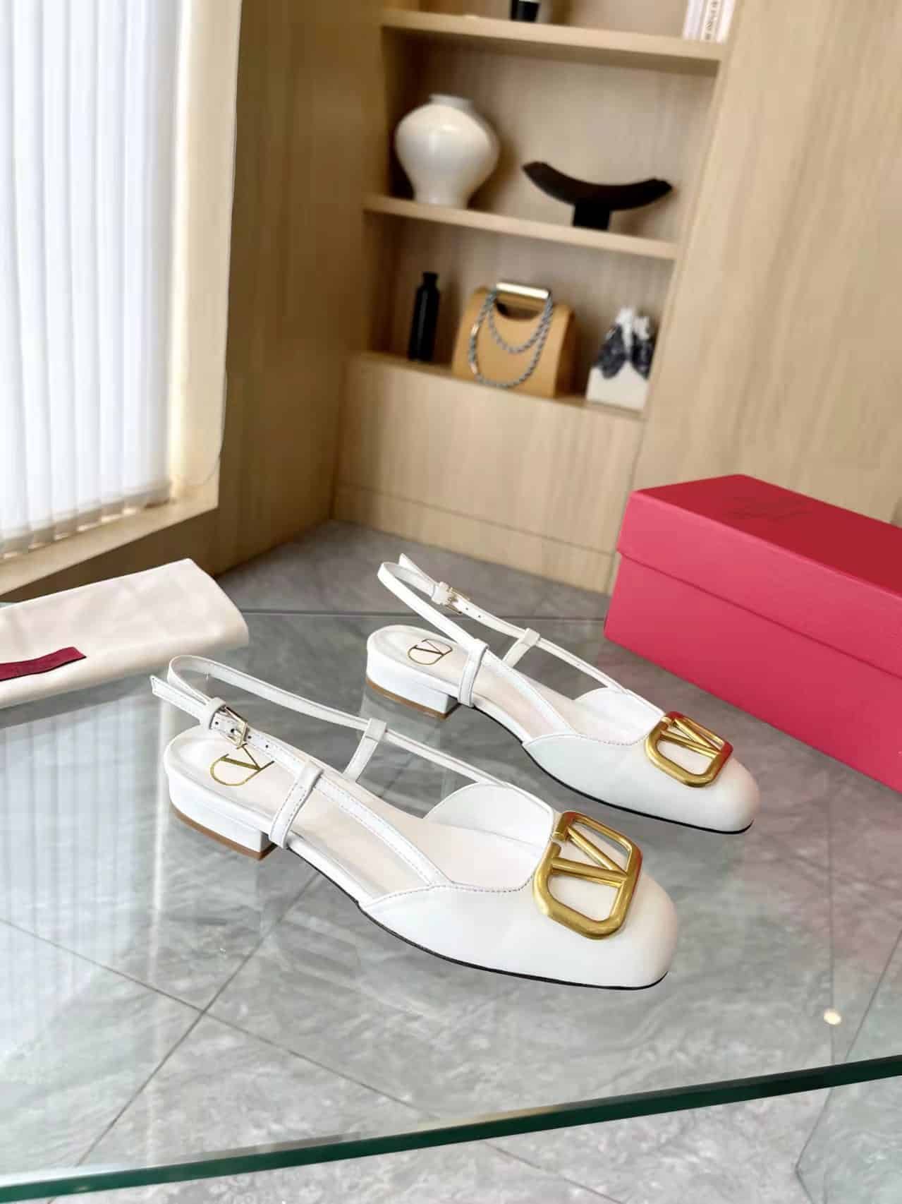 Va1e*ntin0 Garavani V Logo Leather Slingback Flats White