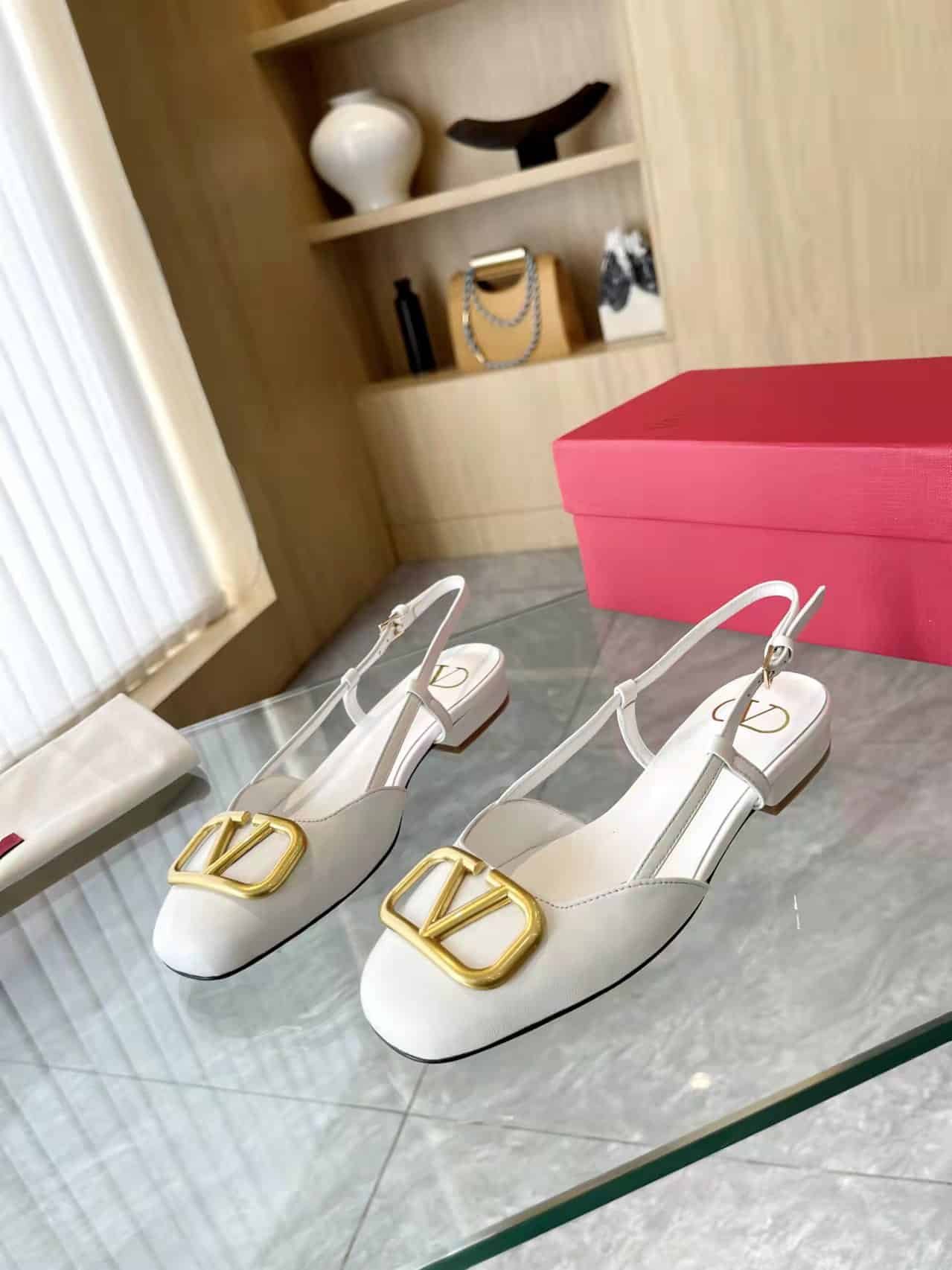 Va1e*ntin0 Garavani V Logo Leather Slingback Flats White