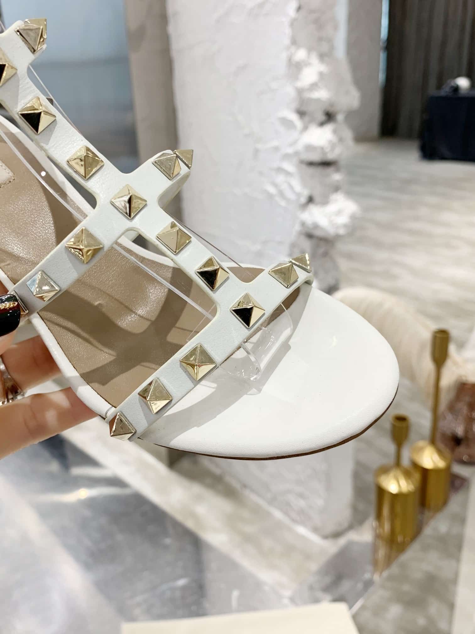 Va1e*ntin0 Garavani Rockstud Leather Sandals White