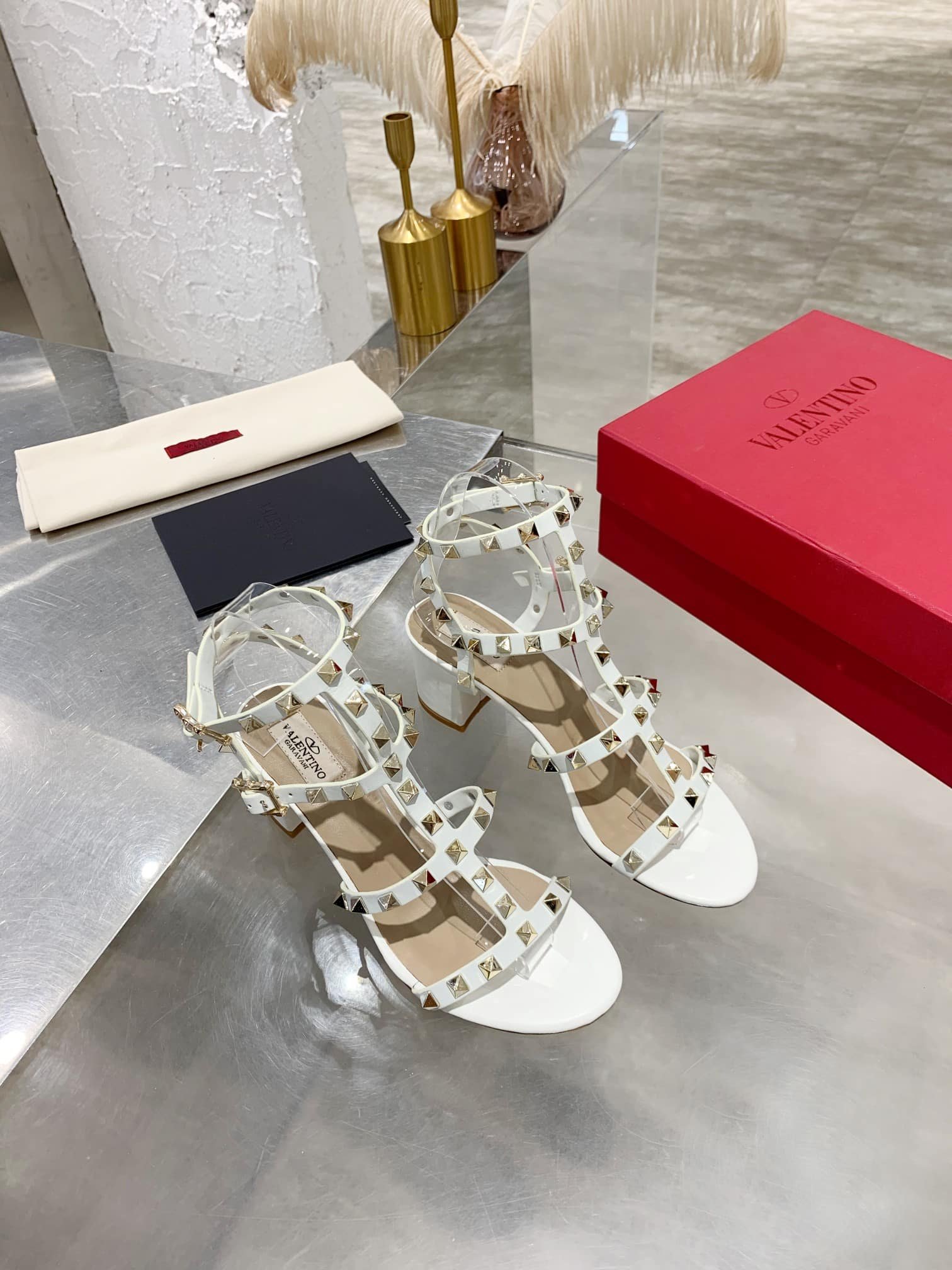Va1e*ntin0 Garavani Rockstud Leather Sandals White