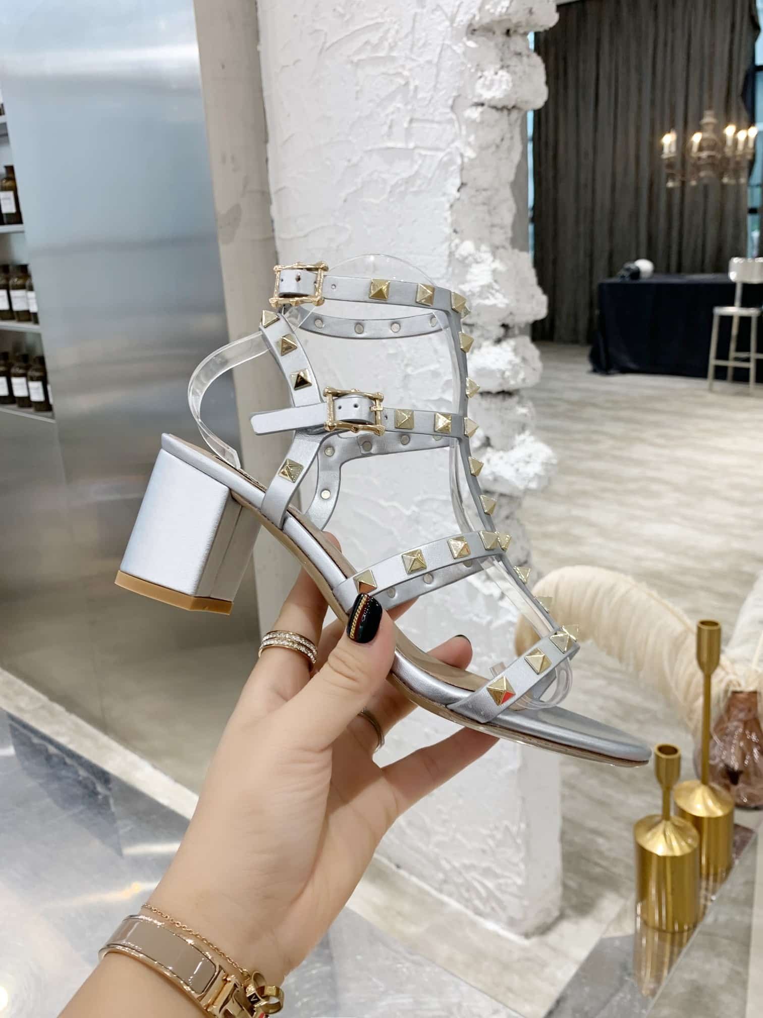 Va1e*ntin0 Garavani Rockstud Leather Sandals Silver