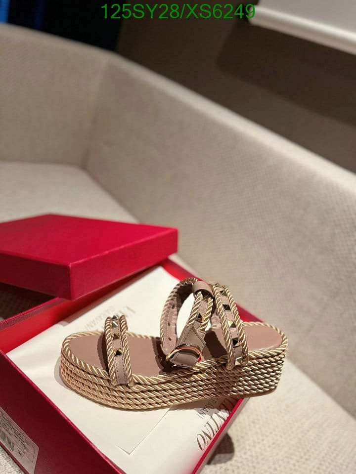 Va1e*ntin0 Rockstud Flatform Sandal In Calfskin Beige 2W2S0Gi3Baep45