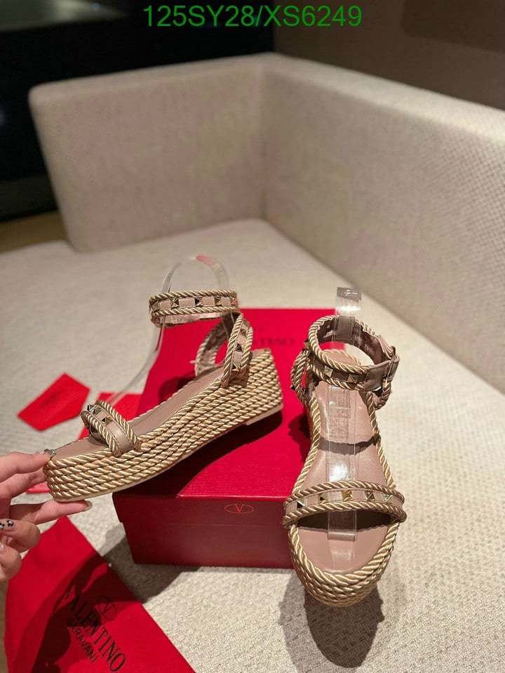 Va1e*ntin0 Rockstud Flatform Sandal In Calfskin Beige 2W2S0Gi3Baep45