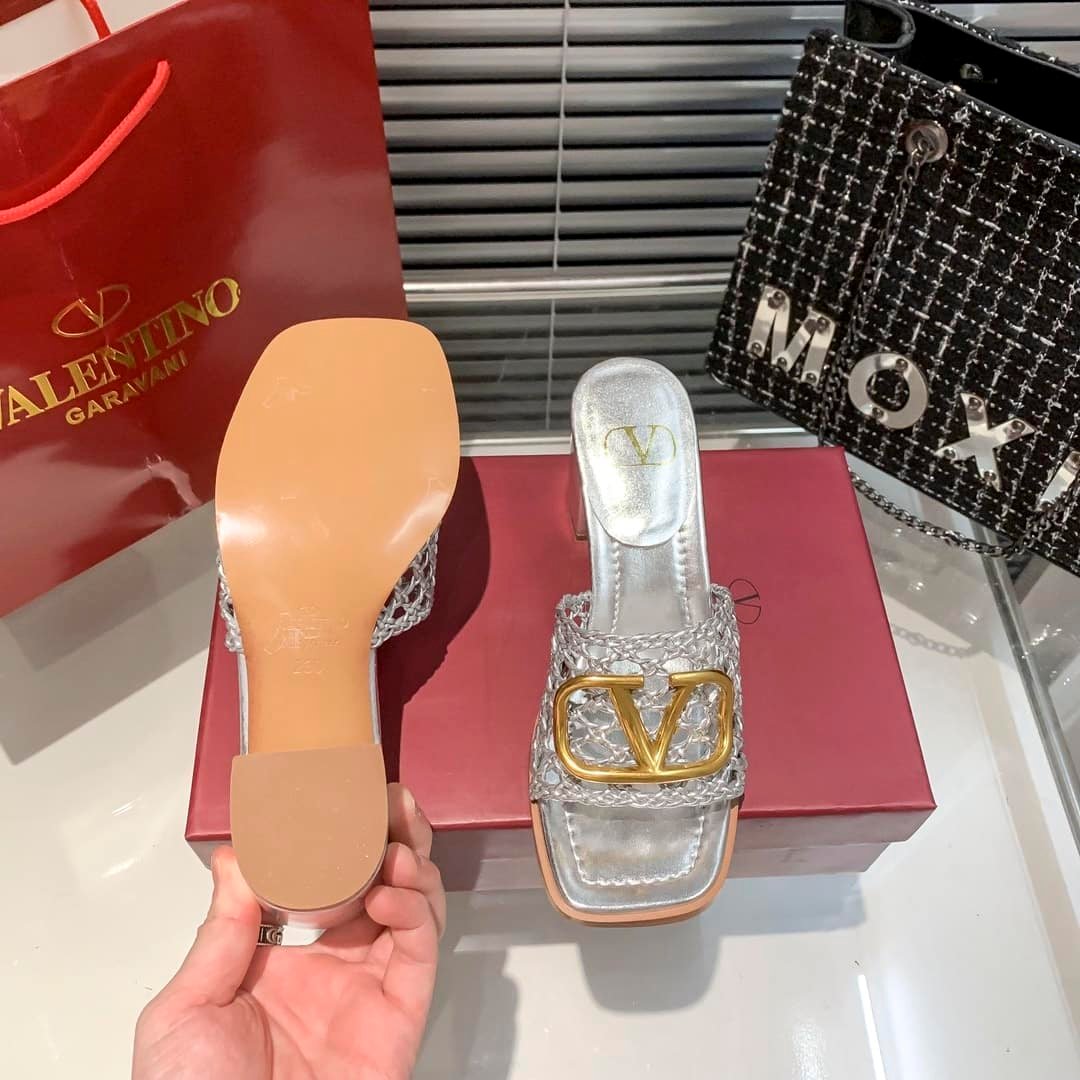 Va1e*ntin0 Garavani Vlogo Sandal Silver