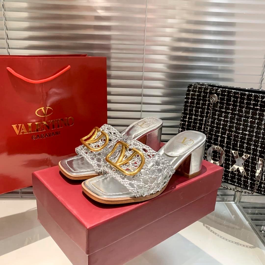Va1e*ntin0 Garavani Vlogo Sandal Silver