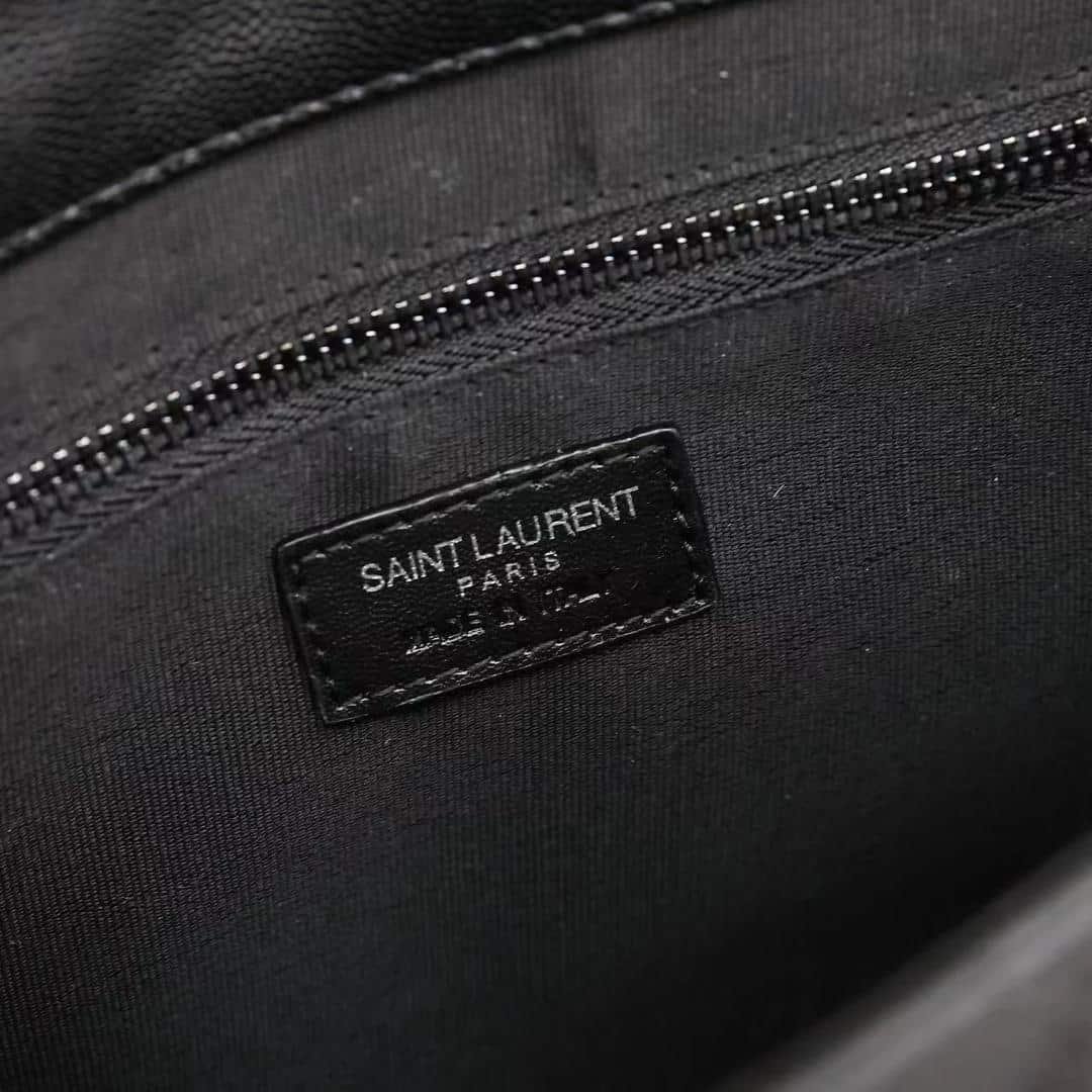 Sa1nt Lau*nt Envelope Large Grain De Poudre Embossed Leather Mix Matelassé Black 31Cm 600166Bow981000