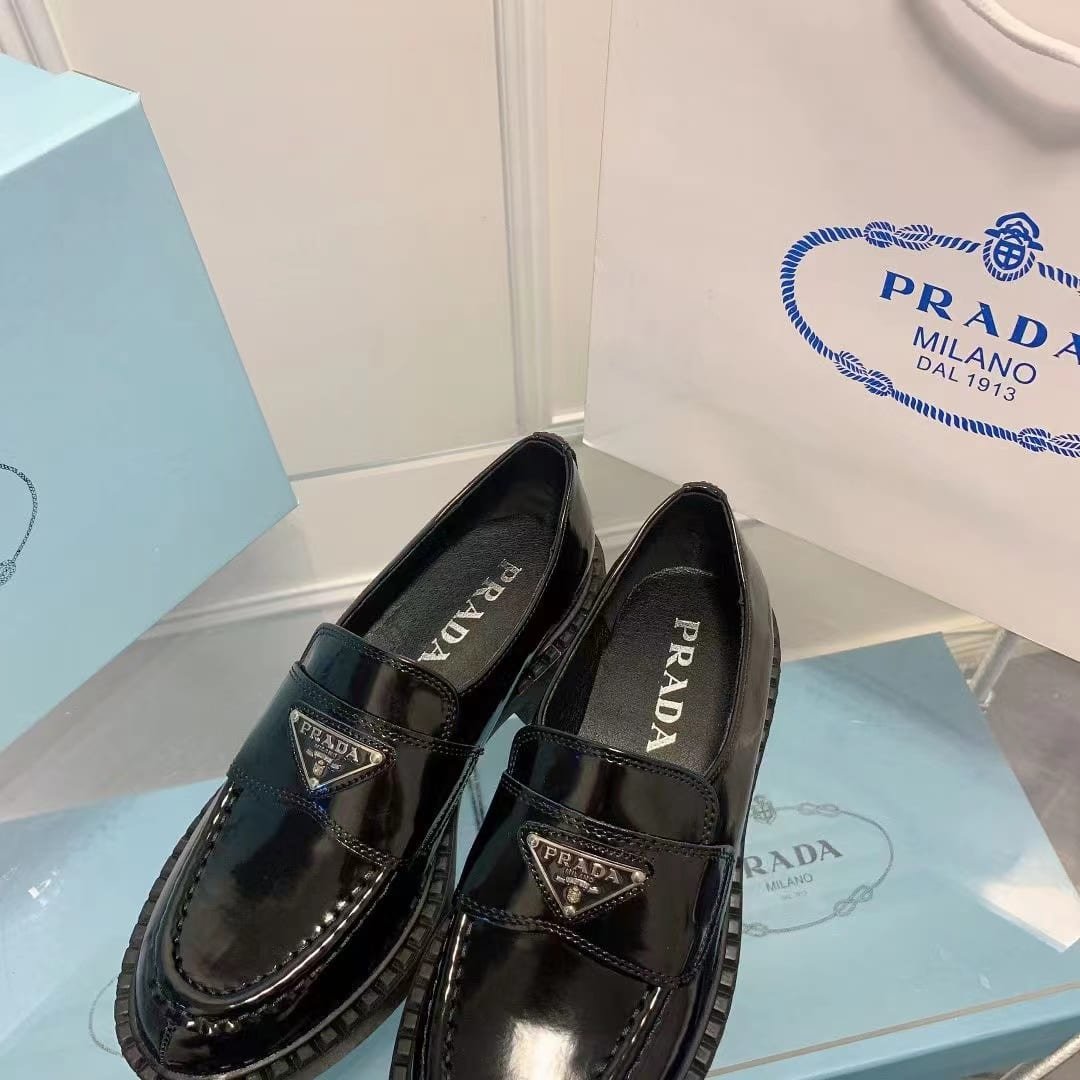 Pra*a Patent Leather Loafers Black 1D329N 069 F0002 F 025