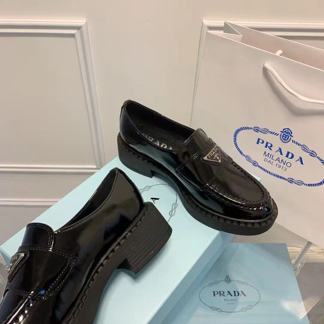 Pra*a Patent Leather Loafers Black 1D329N 069 F0002 F 025