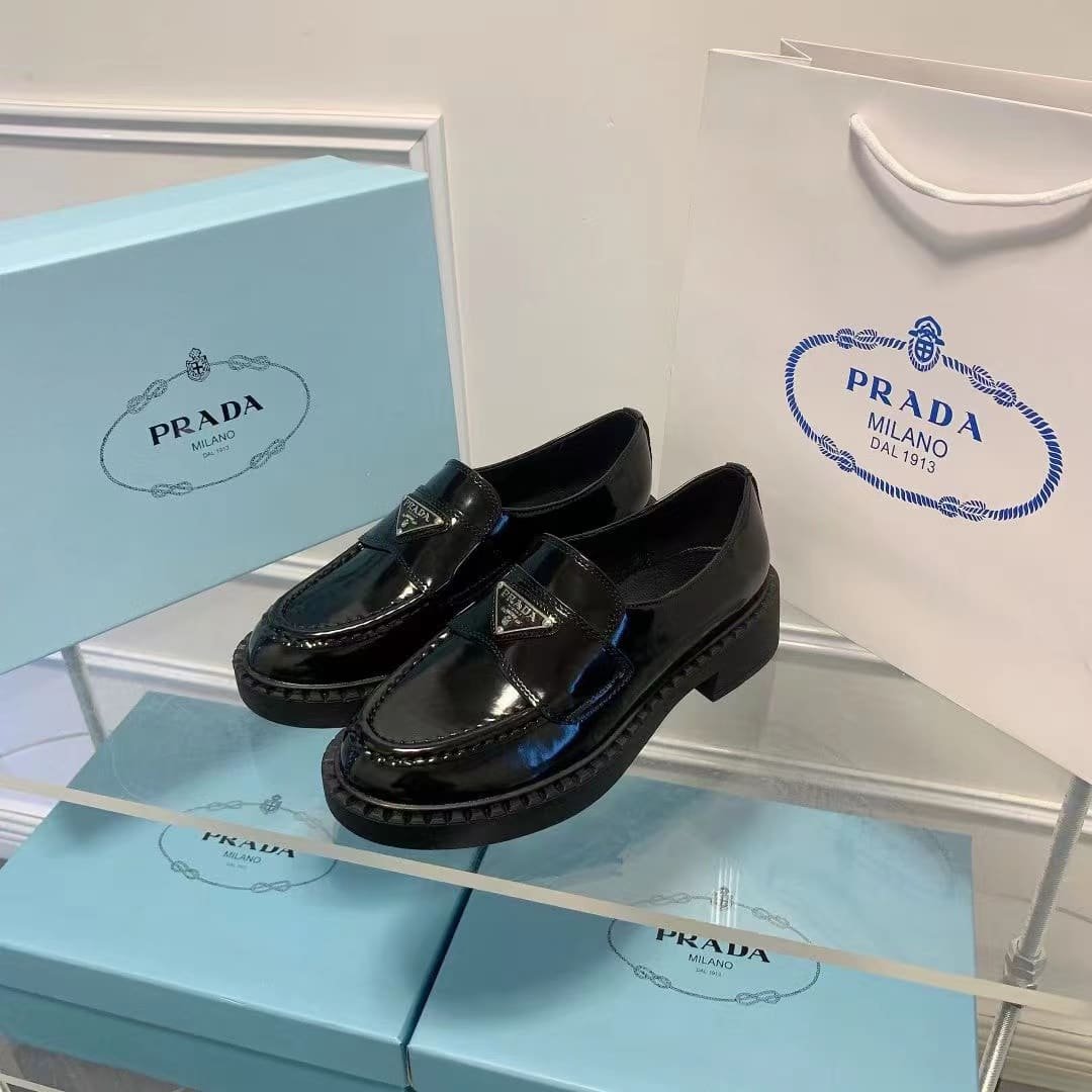 Pra*a Patent Leather Loafers Black 1D329N 069 F0002 F 025