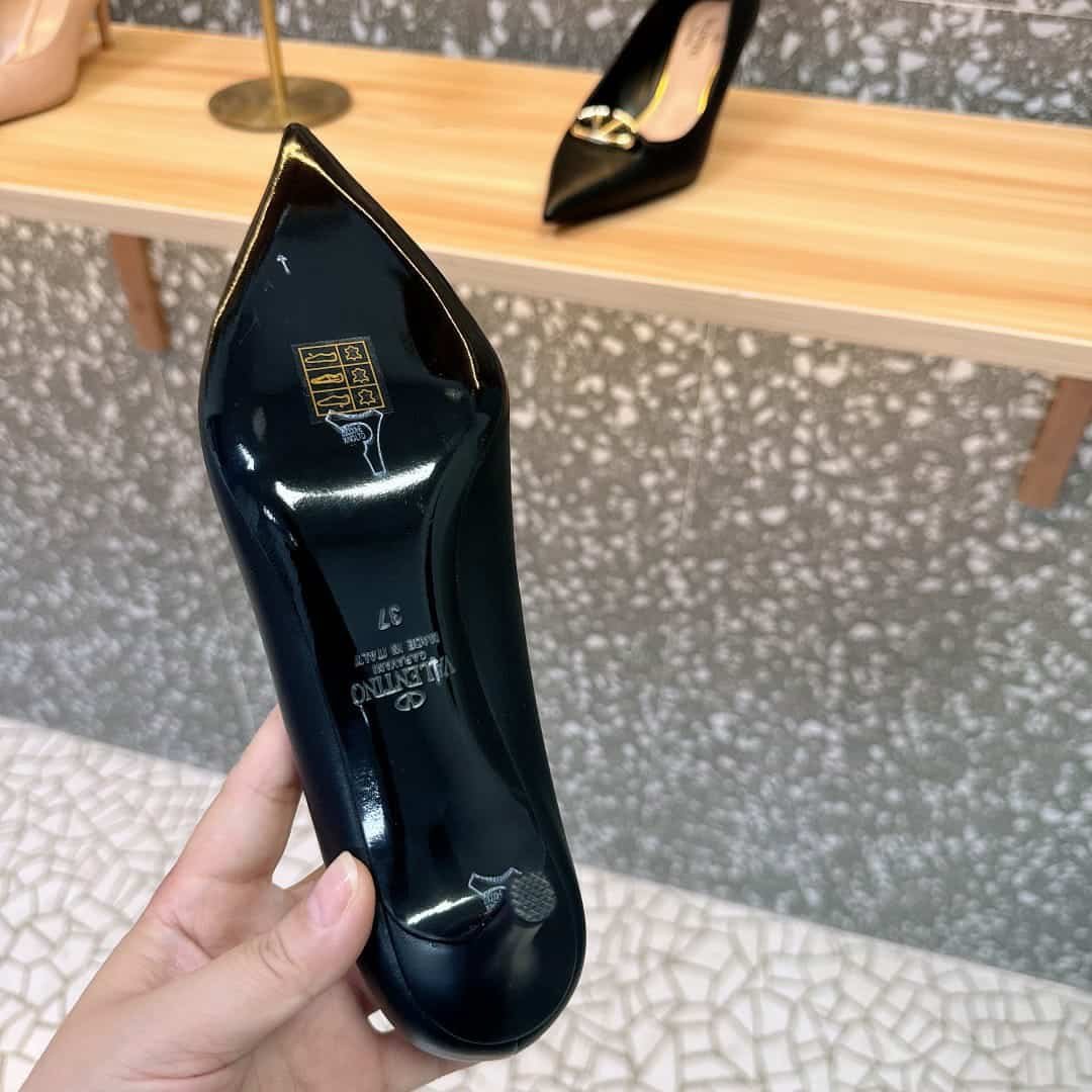 Va1e*ntin0 Garavani Vlogo Patent Leather Slingback Pump Black