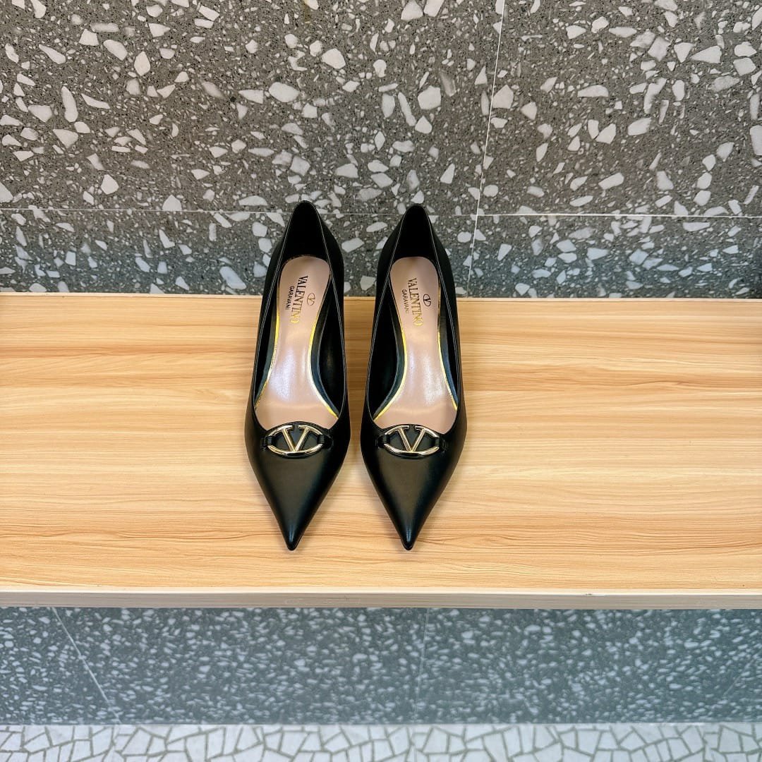 Va1e*ntin0 Garavani Vlogo Patent Leather Slingback Pump Black