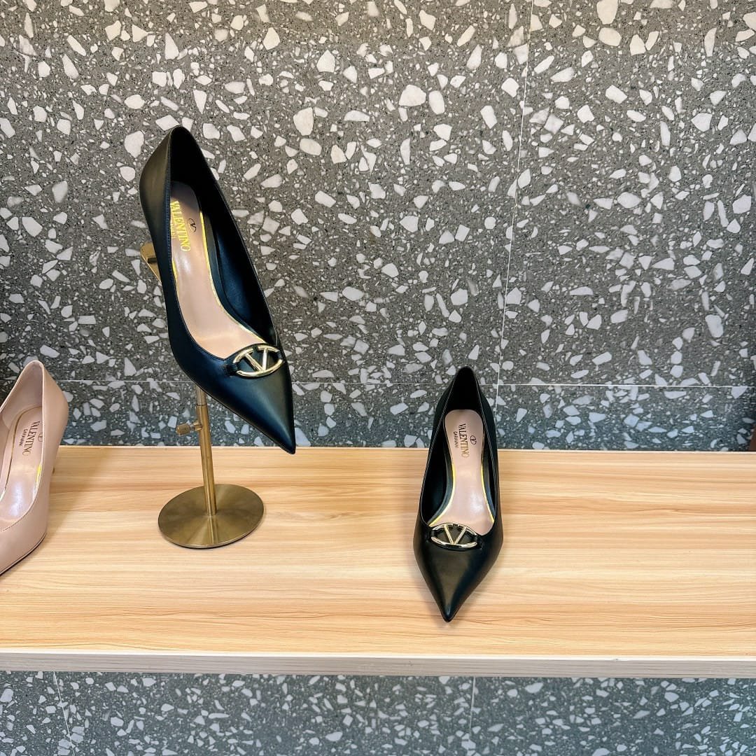 Va1e*ntin0 Garavani Vlogo Patent Leather Slingback Pump Black