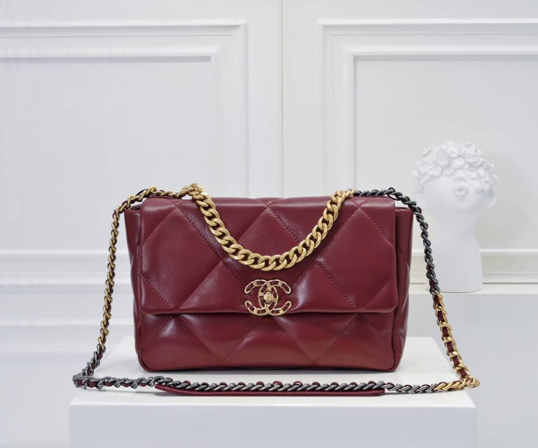 Ch**el 19 Flap Bag Shiny Crumpled Burgundy 22Cm