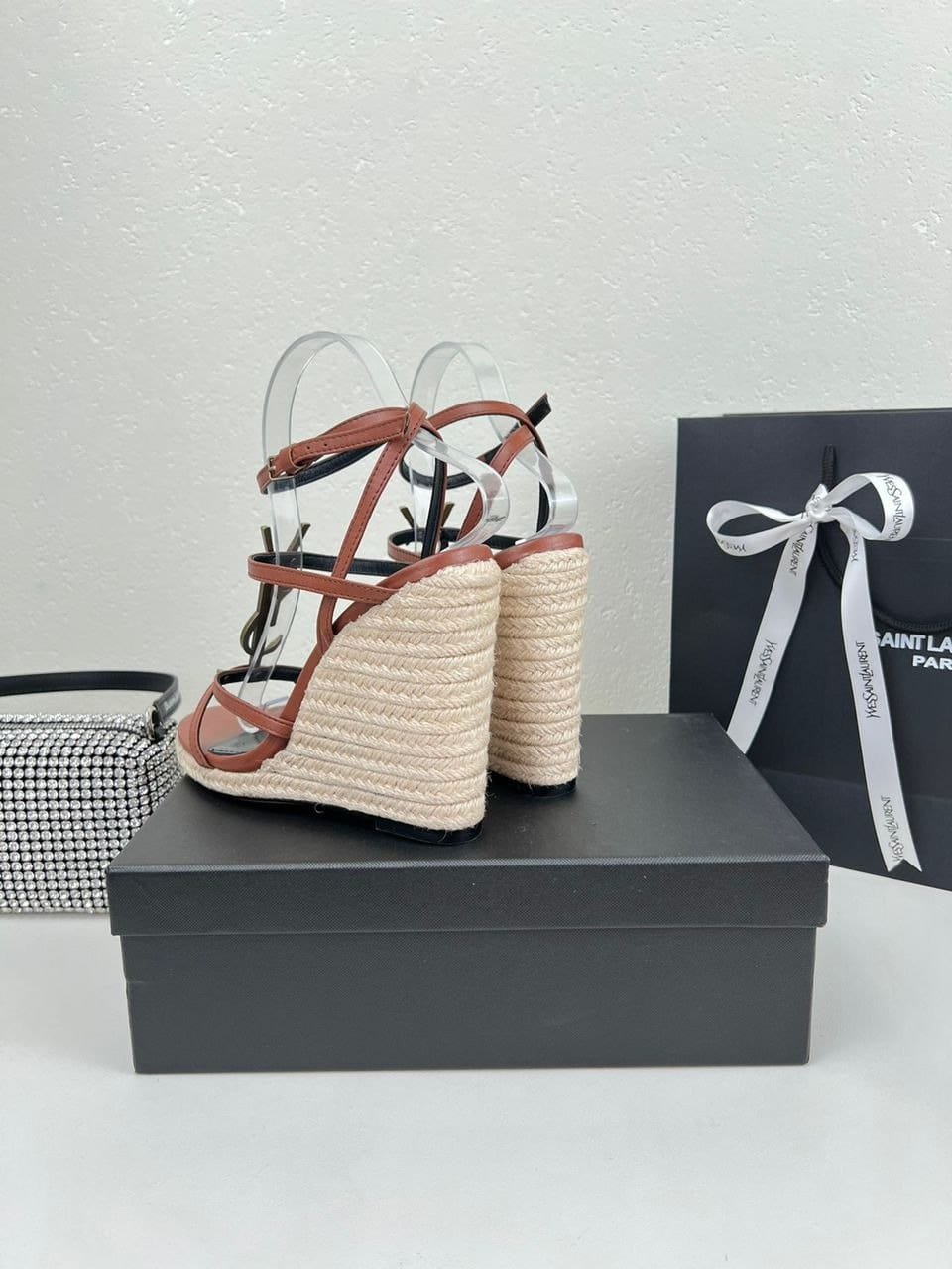 Sa1nt Lau*nt Cassandra 115 Leather And Raffia Wedge Brown Sandals