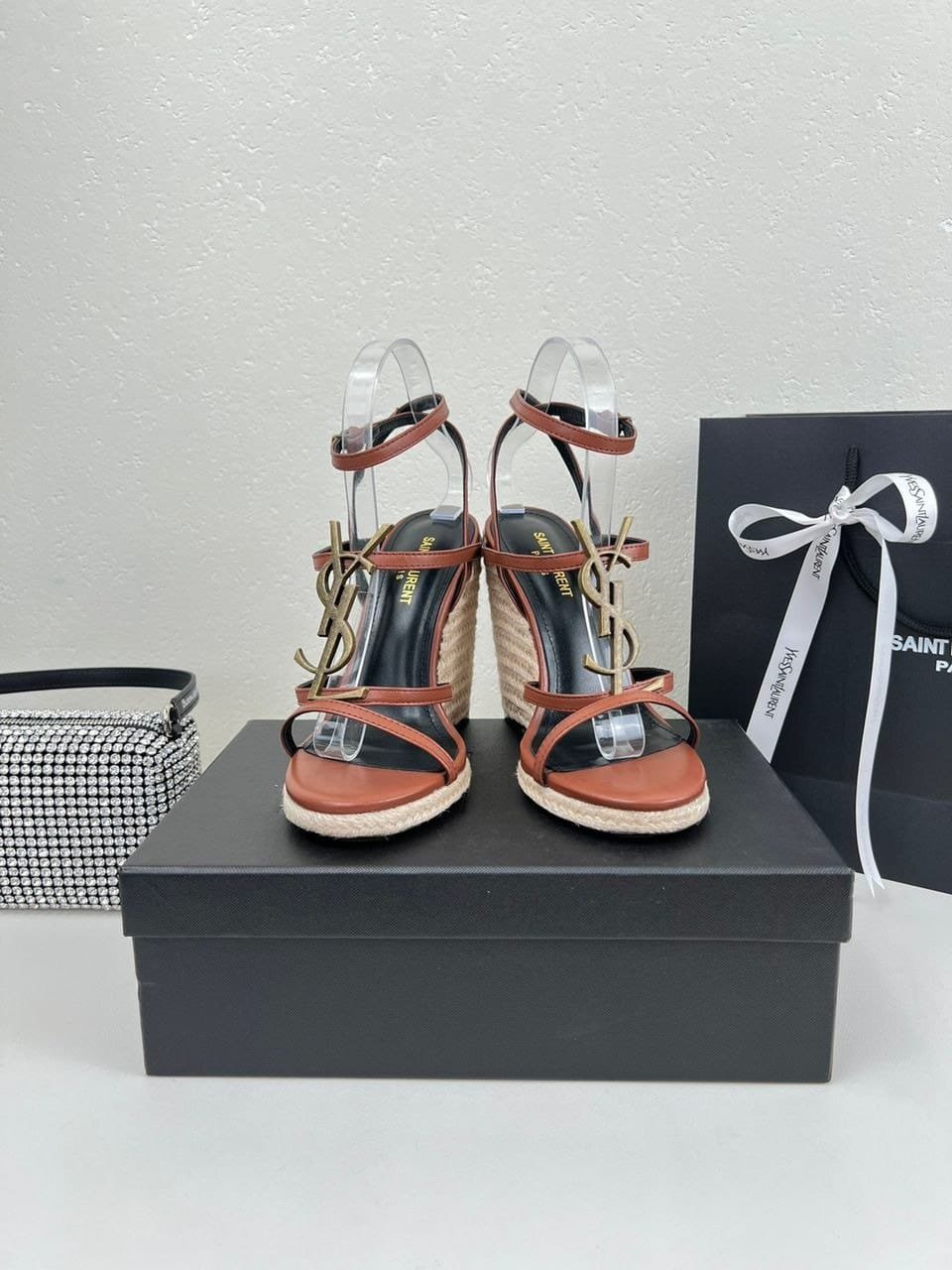 Sa1nt Lau*nt Cassandra 115 Leather And Raffia Wedge Brown Sandals