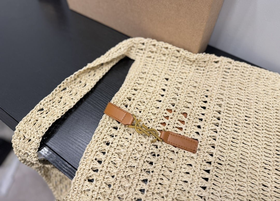 Sa1nt Lau*nt Le 5 A 7 In Raffia Crochet And Smooth Leather Beige 32Cm 690941Gaaar2080