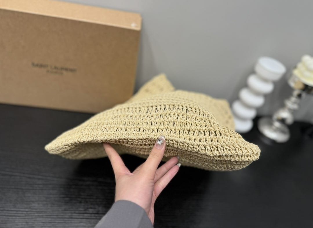 Sa1nt Lau*nt Le 5 A 7 In Raffia Crochet And Smooth Leather Beige 32Cm 690941Gaaar2080