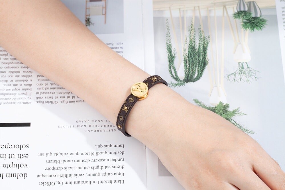 L0vis Vvtt0n Circle Reversible Bracelet Monogram Black M6173F