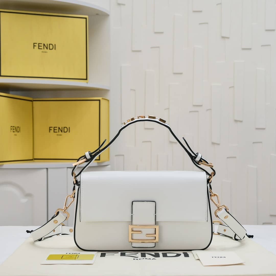 F**di Baguette Bag White Leather 27Cm 8Br822Apg6