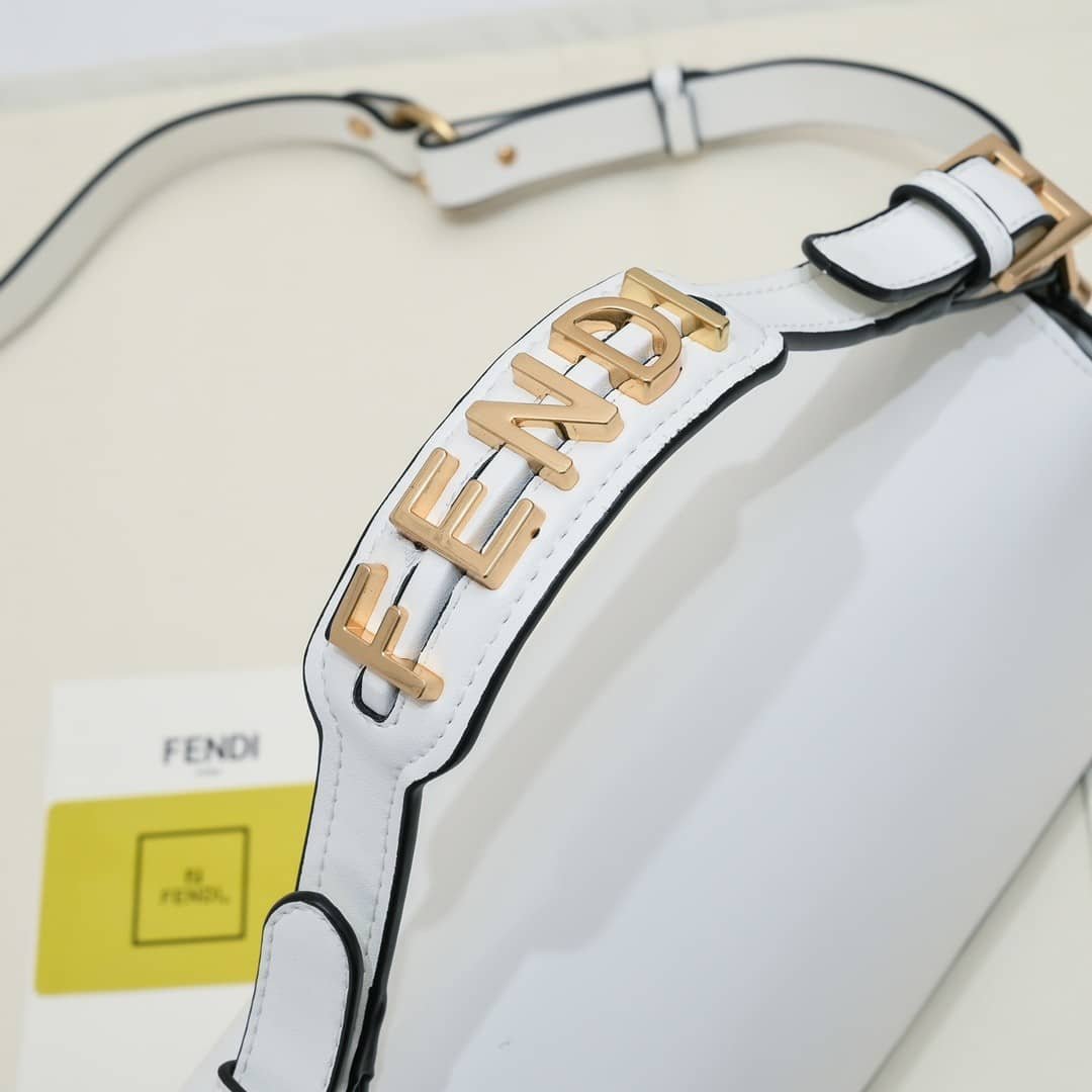 F**di Baguette Bag White Leather 27Cm 8Br822Apg6